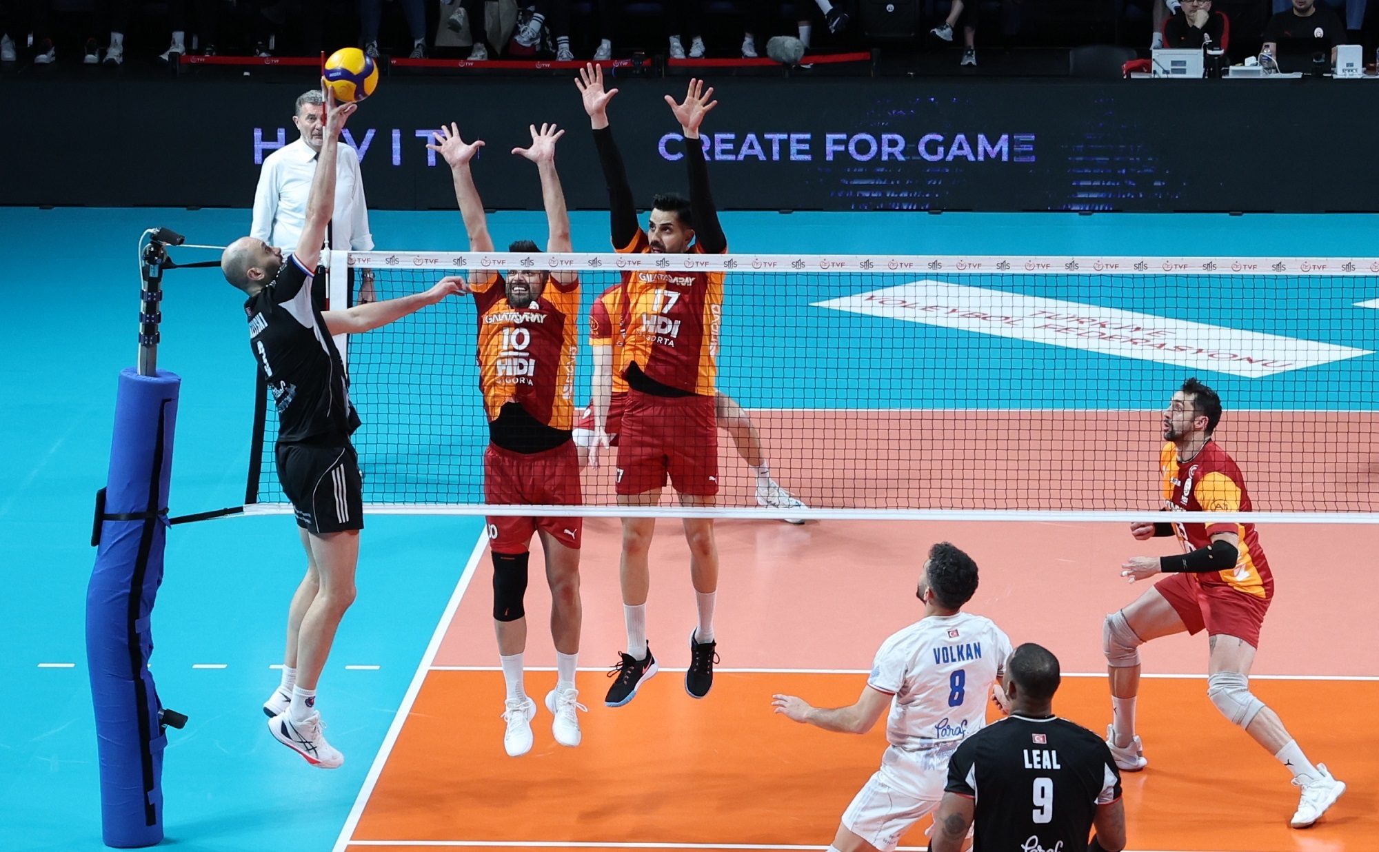 Galatasaray HDI Sigorta, Halkbank'ı 3-0 Geçerek Finale Yükseldi