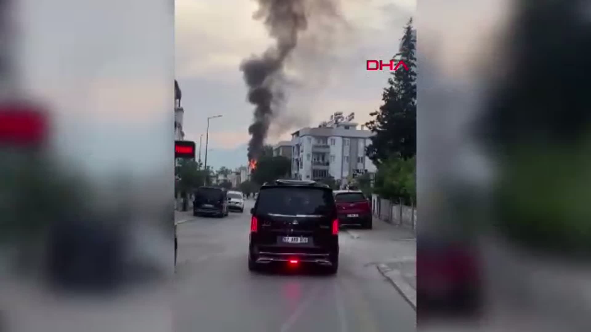Antalya'da Dairede Yangın Paniği: 2 Kişi Hastaneye Kaldırıldı