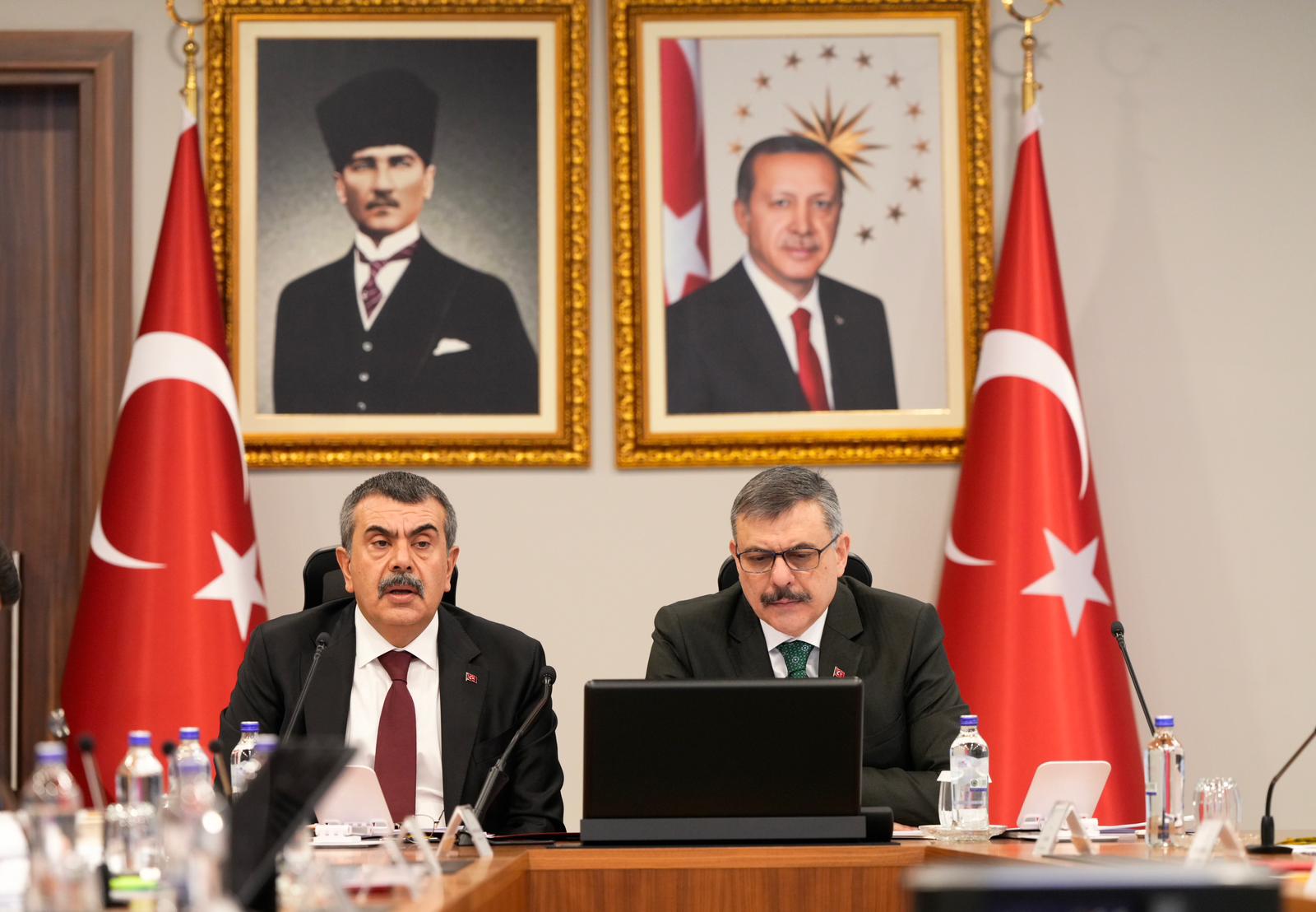 Bakanlar Çiftçi ve Tekin, Okullardaki Güvenliği Görüştü