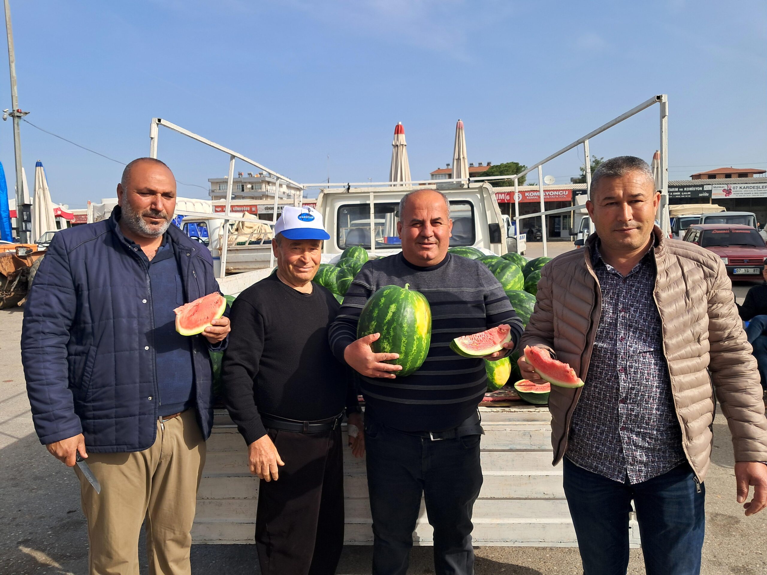 Antalya'nın İlk Erkenci Karpuzu 40 TL'den Satışa Sunuldu