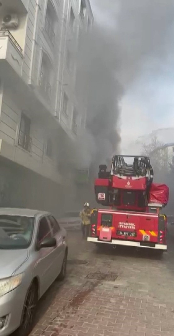 Esenyurt'ta Fırın Yangınına Belediye Sulama Tankeriyle Müdahele