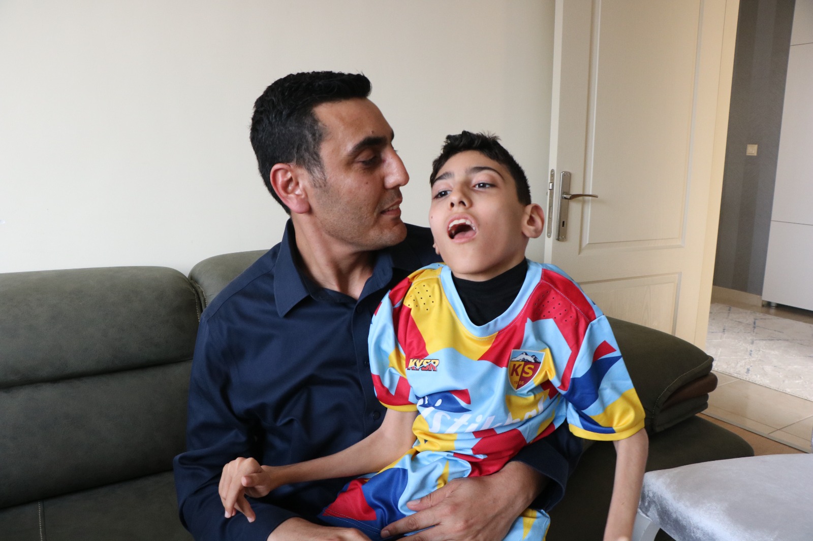 Serebral Palsi Hastası Halim’in Maç Seremonisine Çıkma Hayali Gerçek Oldu
