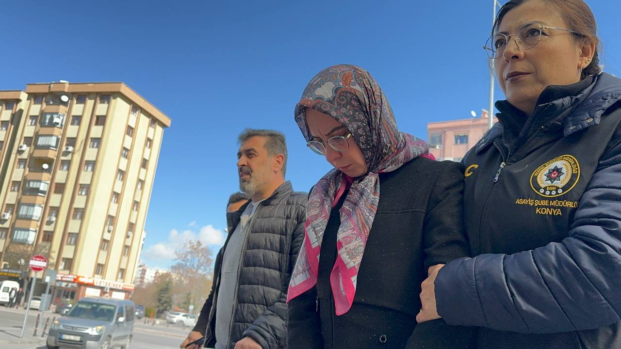 Eşini 25 Bıçak Darbesiyle Öldüren Kadına 15 Yıl Hapis Cezası