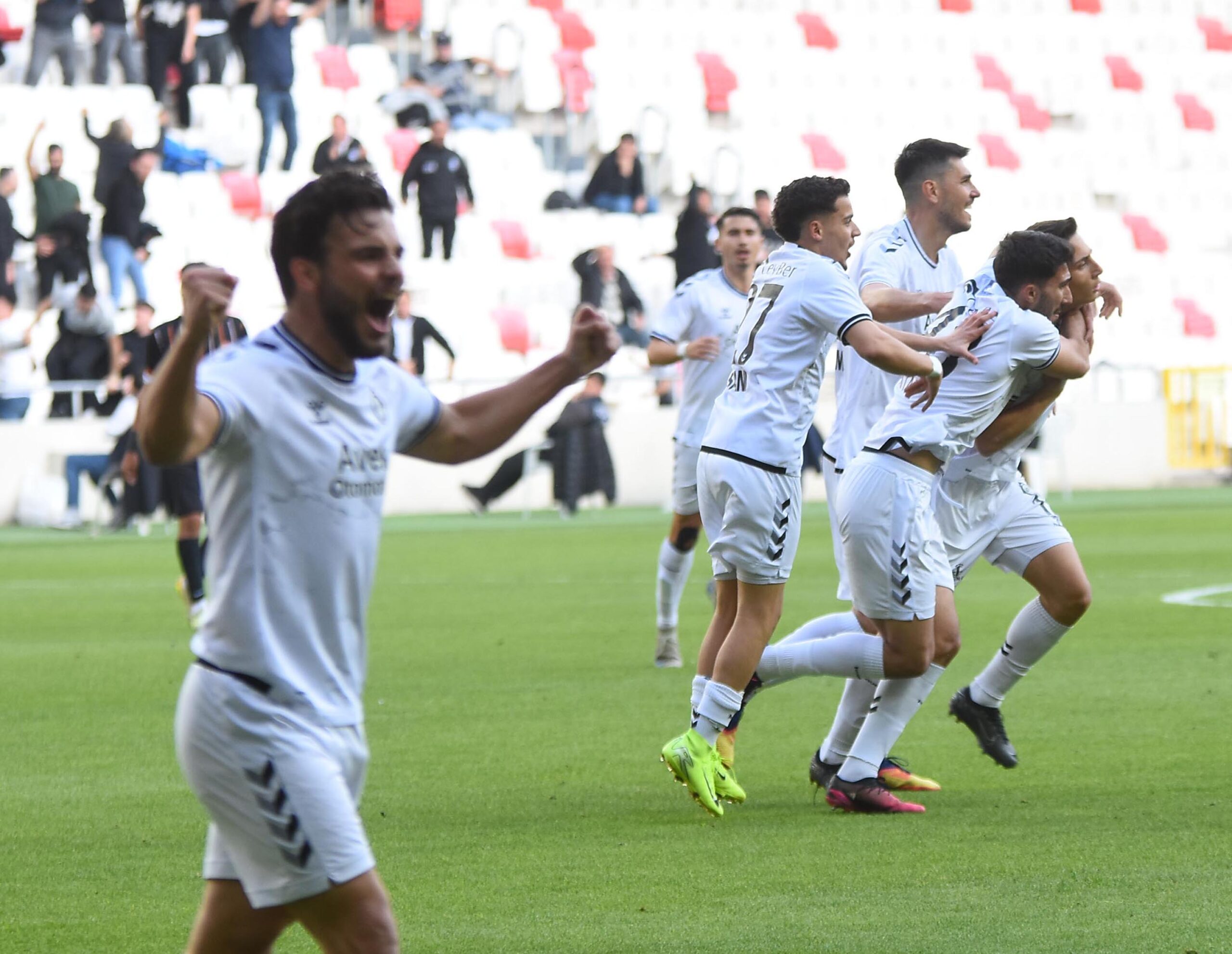 Altay, Afyonspor Karşısında Üstün Performans Sergiliyor