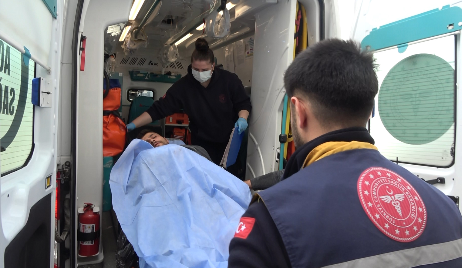 Çakmak Yüzünden Kanlı Kavga: Kuzen Bıçaklandı