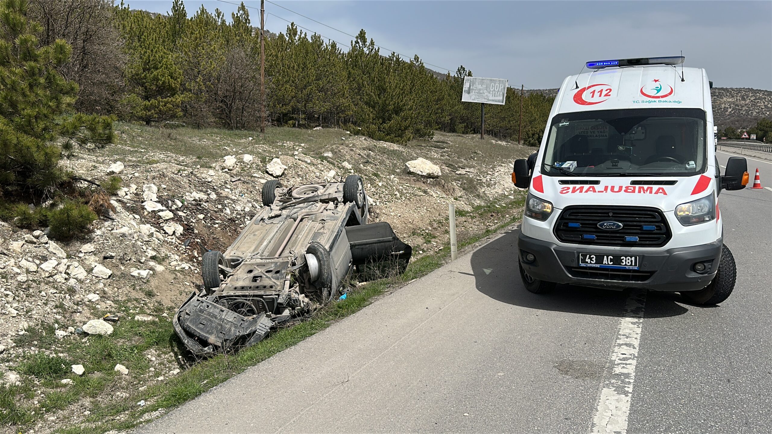 Kütahya'da Takla Atan Otomobilde 4 Yaralı