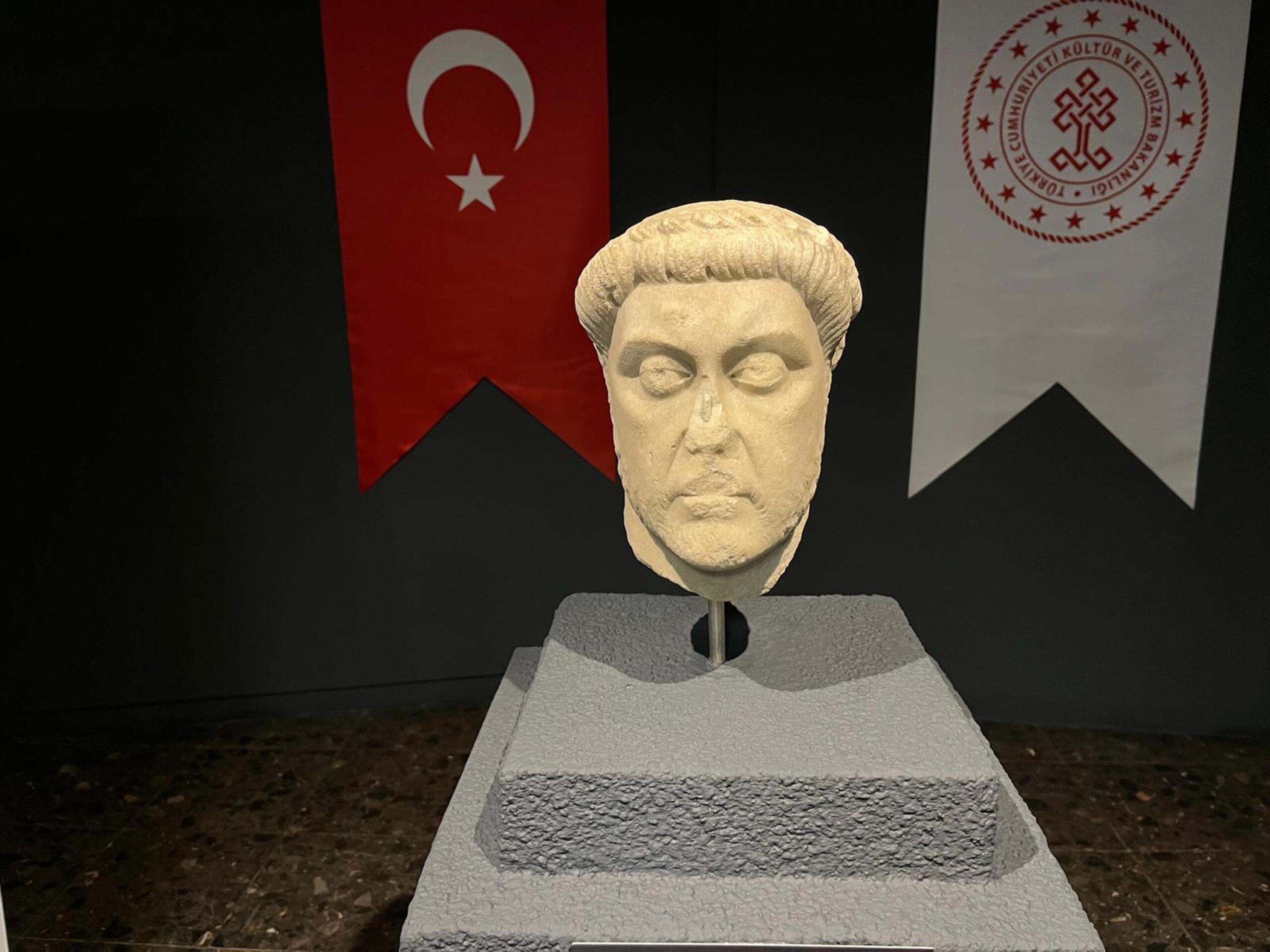 Smyrna Antik Kenti'ne Ait Heykel Başı ABD'den Türkiye'ye İade Edildi