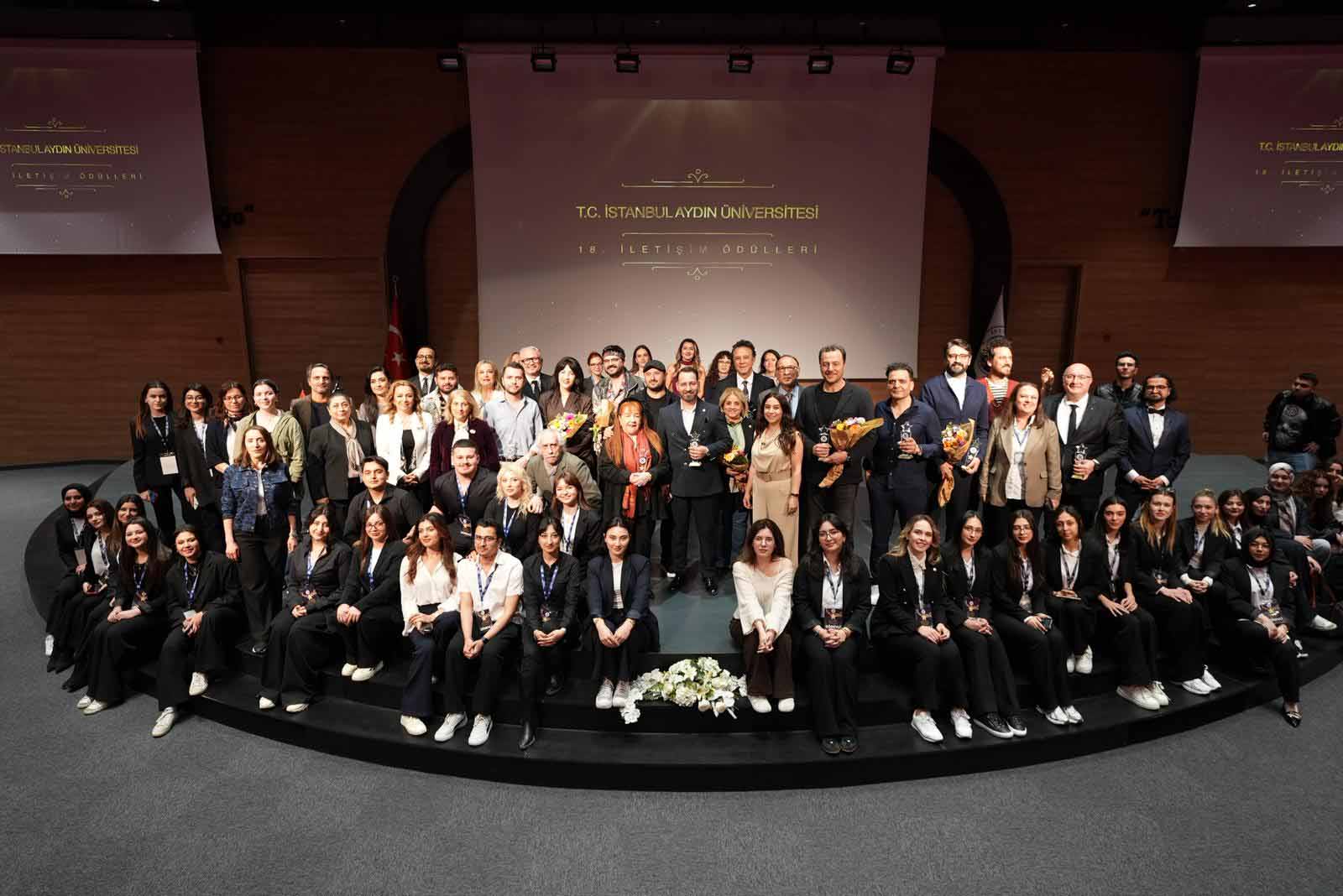 İAÜ İletişim Ödülleri 2023: Yılın En İyileri Belli Oldu