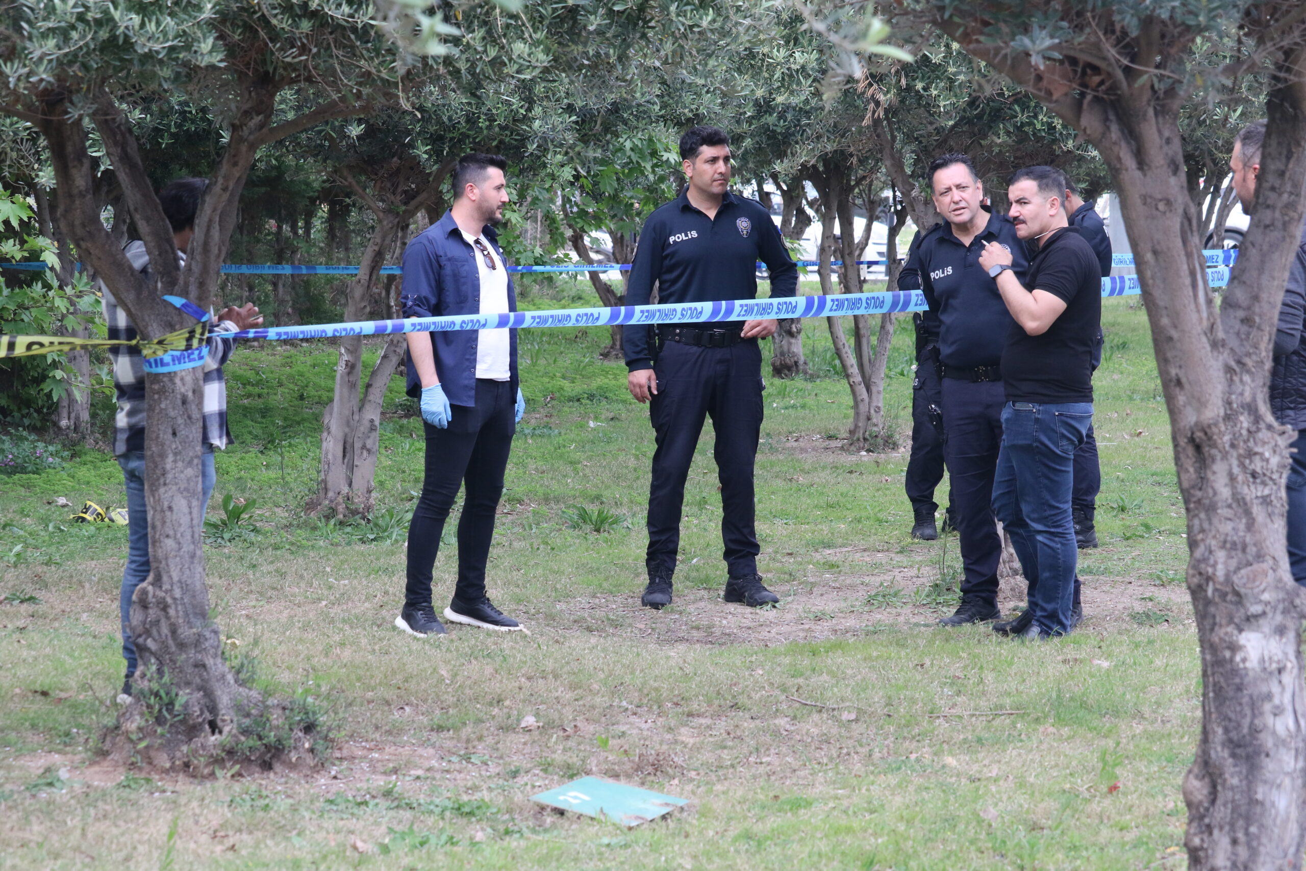 Antalya'da Ağaç Altında Bulunan Gencin Kimliği Yüz Tanıma Sistemiyle Belirlendi