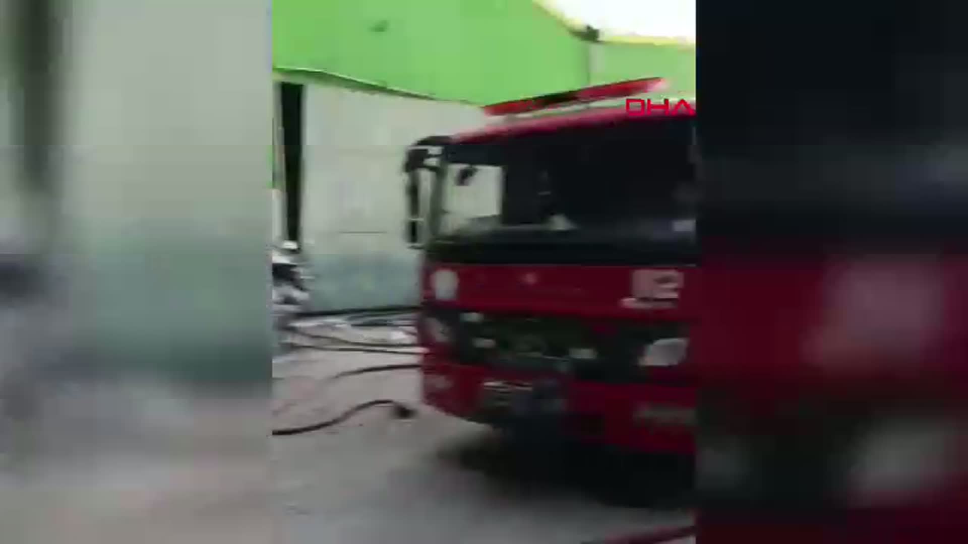 Adana'da Geri Dönüşüm Tesisinde Çıkan Yangın Panik Yarattı