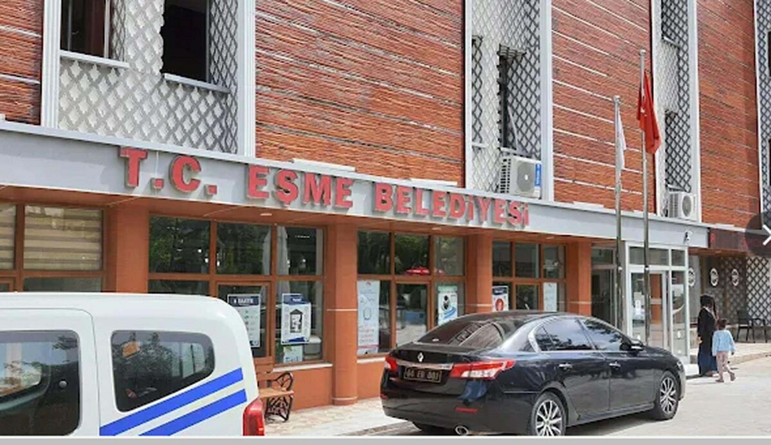Eşme Belediyesi'nde İrtikap Soruşturması: Başkan ve Eşi Gözaltında