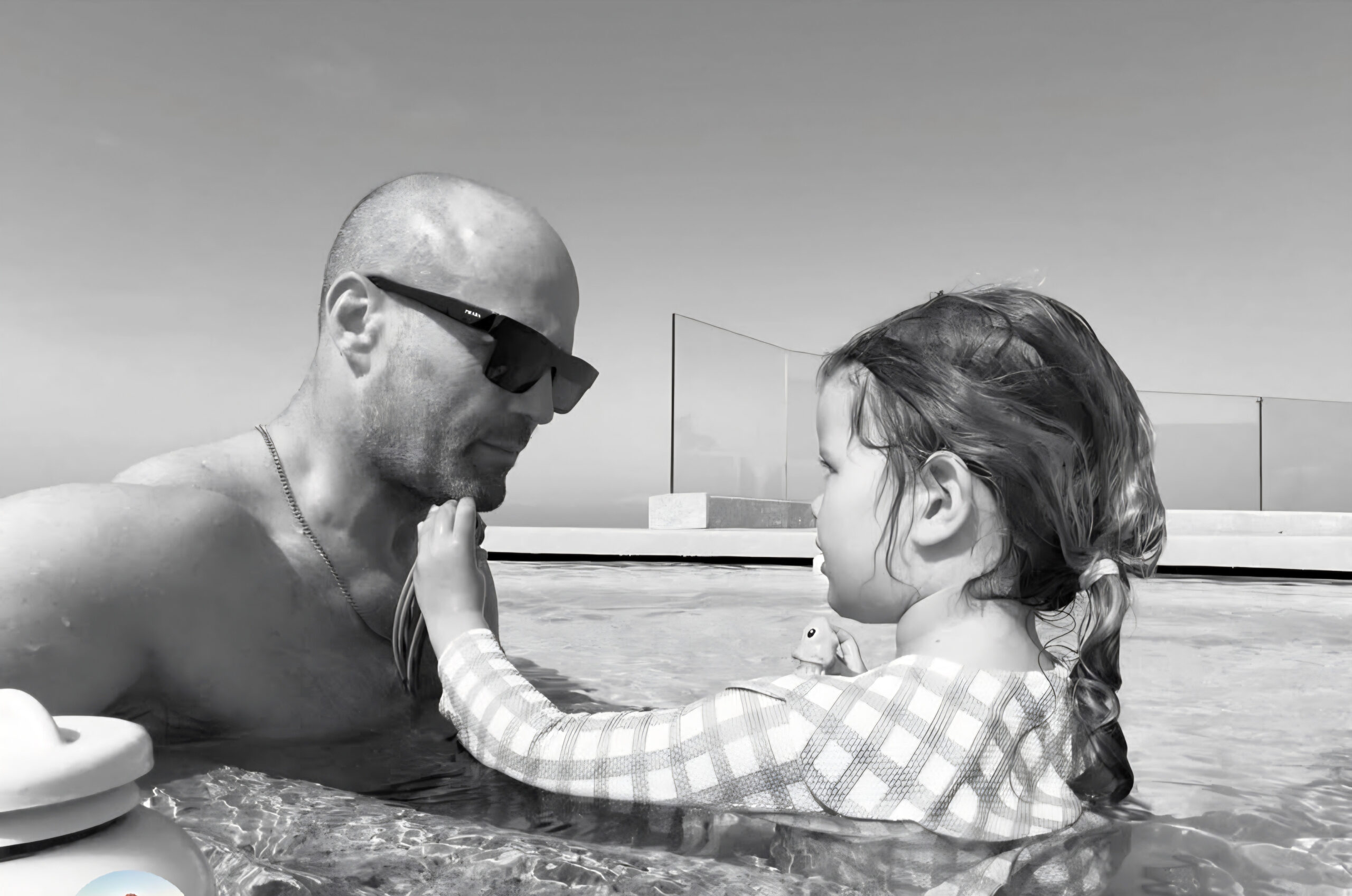 Jason Statham, Antalya'daki Sonsuzluk Havuzunda Keyifli Anlar Yaşadı
