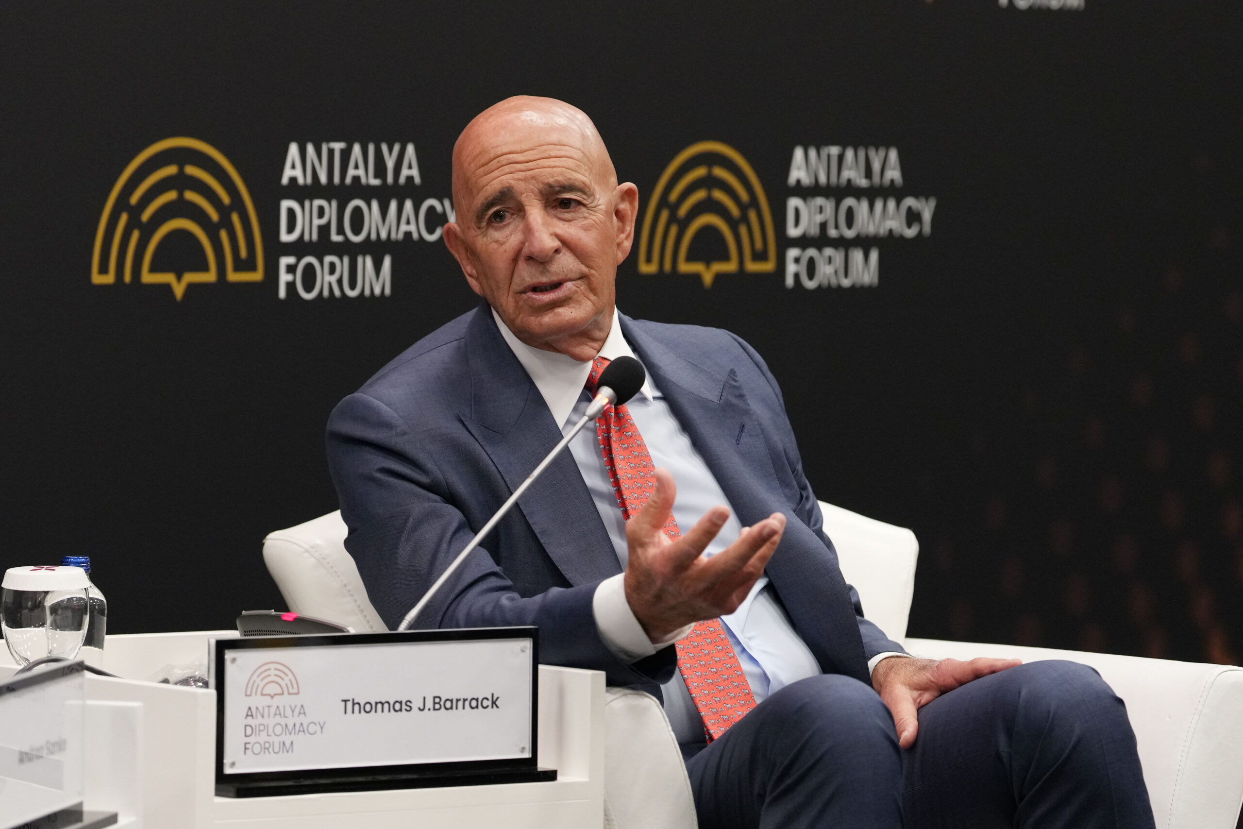 ABD Büyükelçisi Thomas J. Barrack, Antalya Diplomasi Forumu'nda Erdoğan'a Saygı Duyduğunu Belirtti