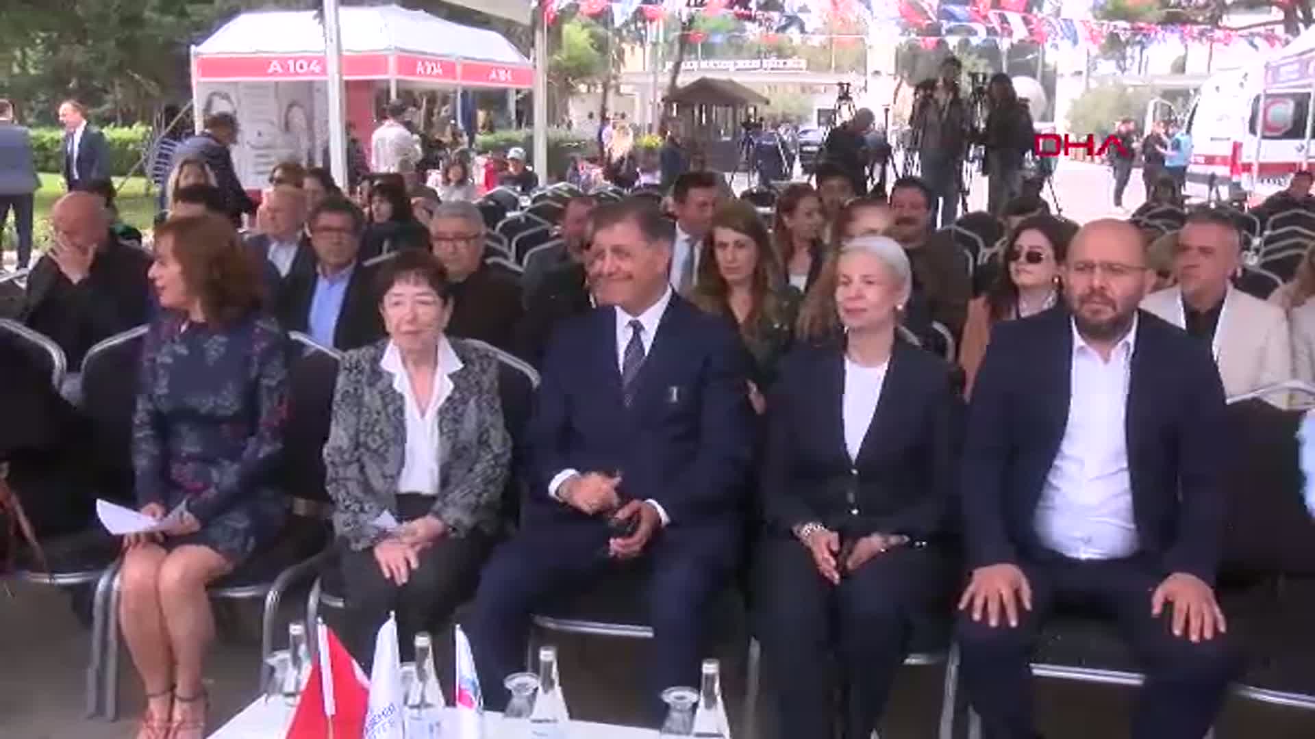 7. İzmir Kitap Fuarı Kapılarını Açtı