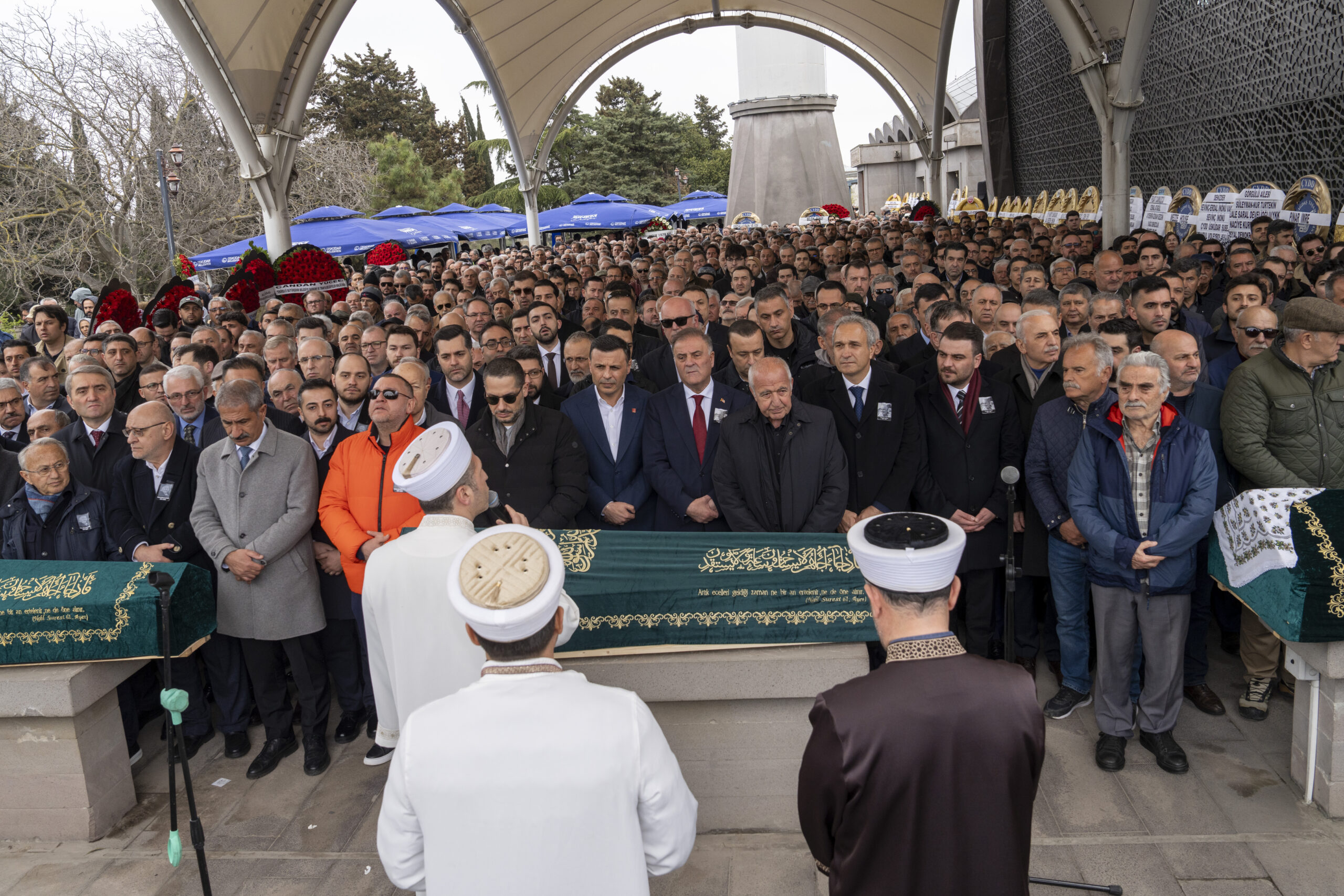 Üsküdar Belediye Başkanı Sinem Dedetaş'ın Babası İbrahim Serhan Son Yolculuğuna Uğurlandı