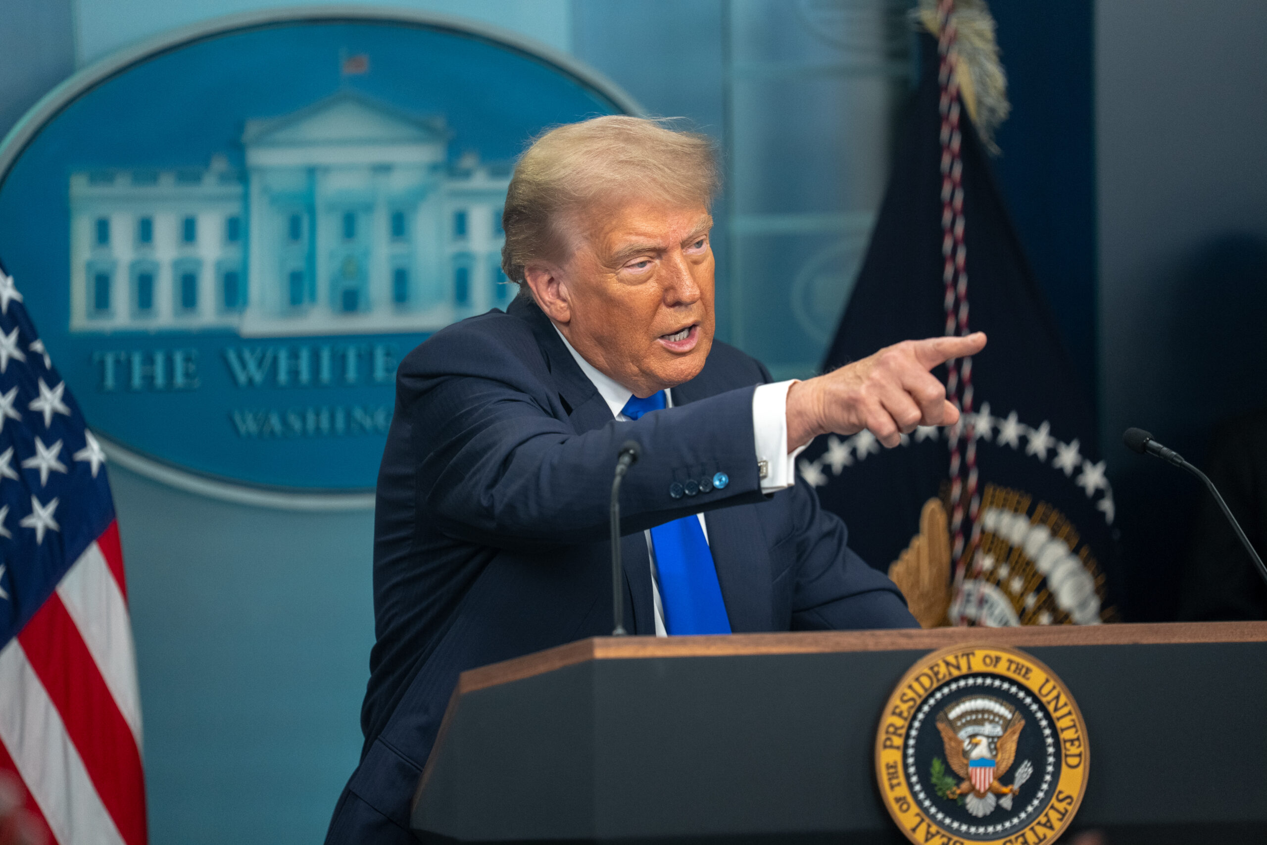 Trump'tan İran'a Mesaj: Abluka Devam Edecek
