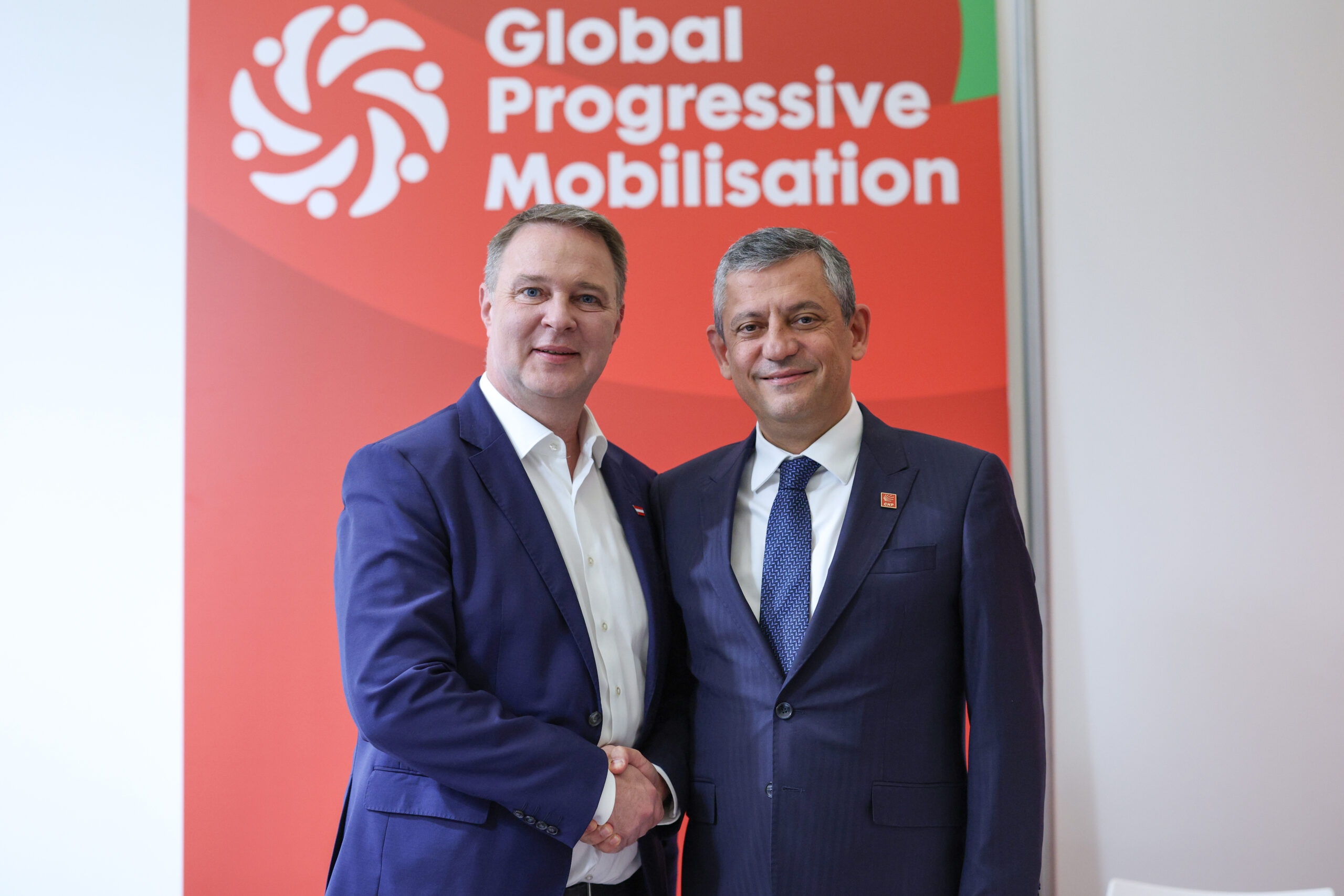 Özgür Özel ve Andreas Babler İspanya'da Bir Araya Geldi