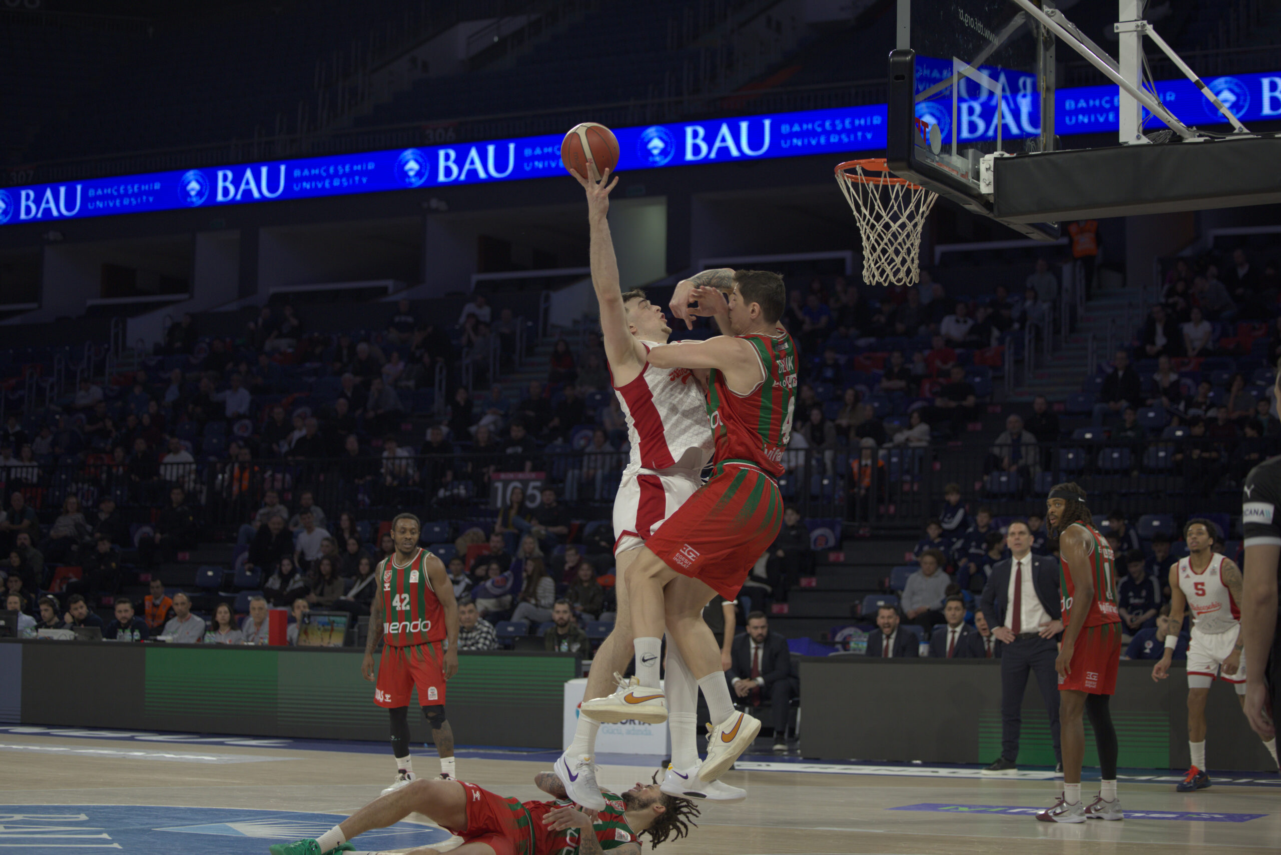 Bahçeşehir Koleji, Karşıyaka'ya 88-74 Yenildi