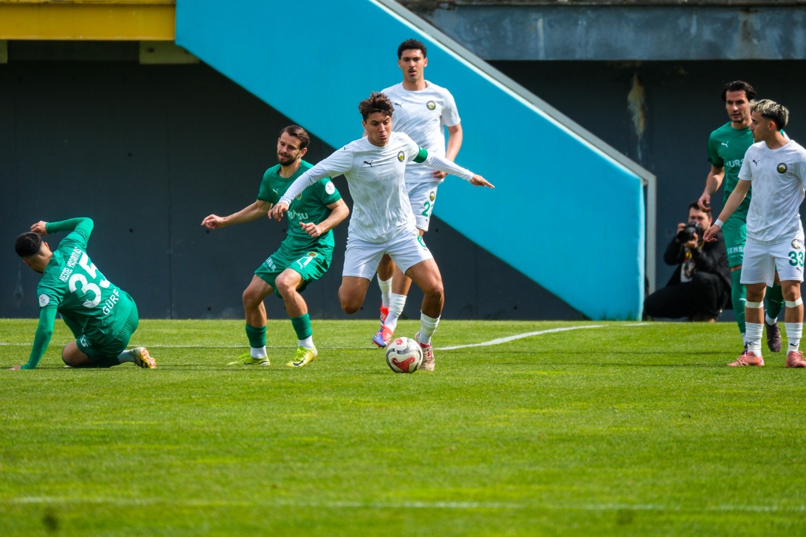 Bursa Nilüfer Futbol A.Ş. Zorlu Mücadelede Kestel Çilek SK'yı 3-1 Geçti