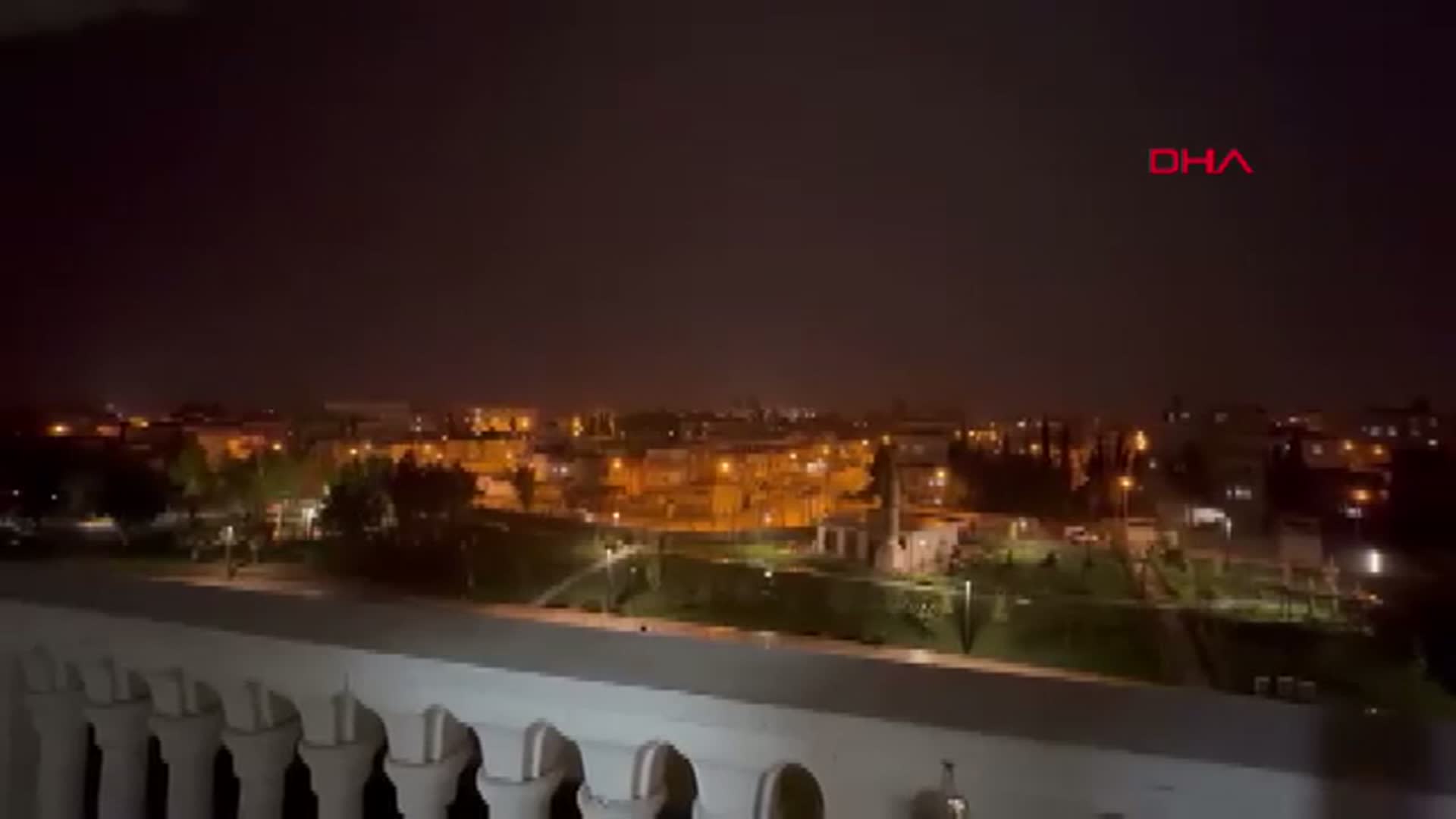 Mardin'de Geceyi Aydınlatan Şimşekler