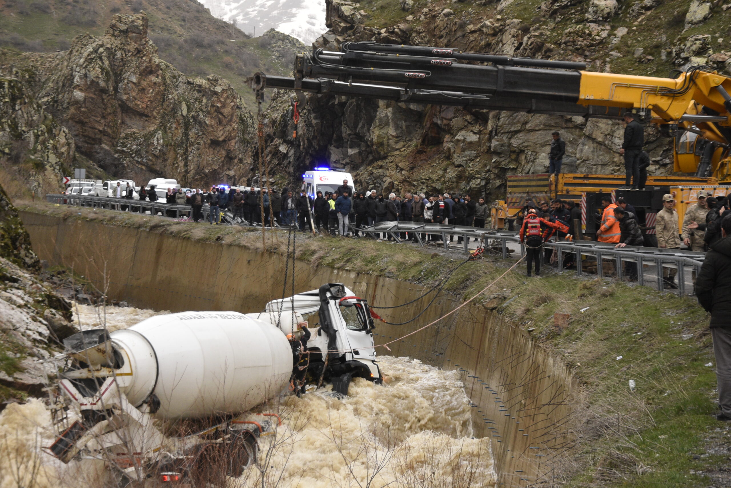 Bitlis'te Beton Mikseri Kazası: Şoförün Cansız Bedeni Bulundu