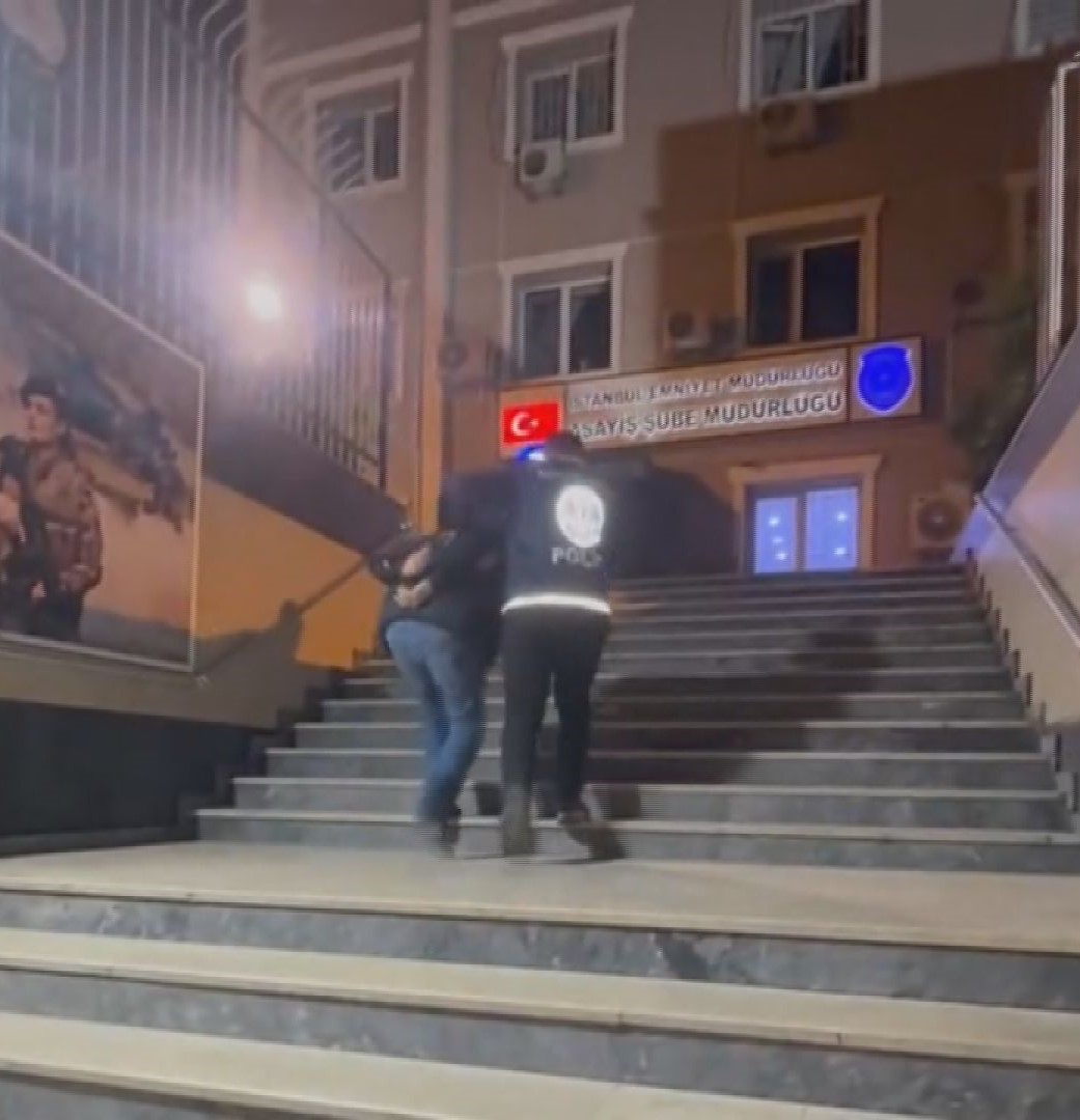 Sanal Medya Üzerinden Polis Yeleğiyle Yayın Yapan Şüpheli Yakalandı