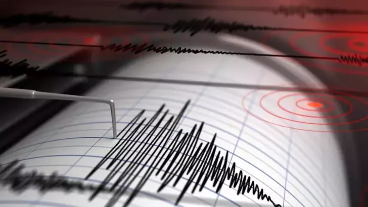 Japonya'da Korkutan Deprem: 7.4 Büyüklüğünde ve Tsunami Uyarısı!