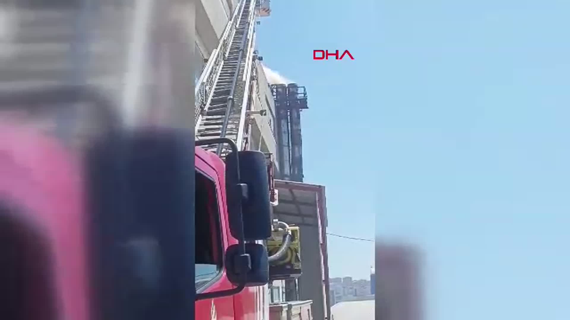 Esenyurt'taki Tekstil Fabrikasında Yangın Çıktı