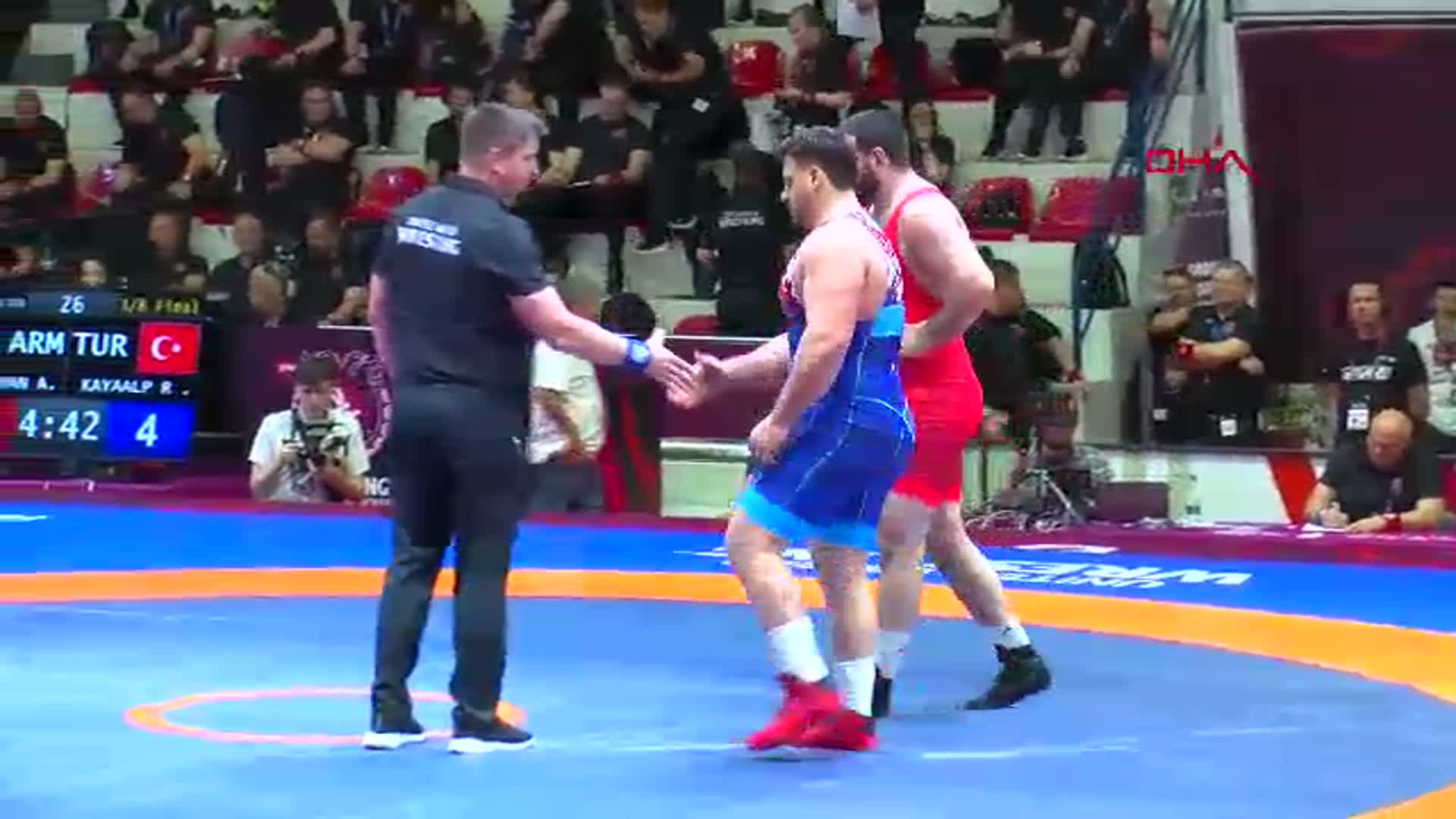 Rıza Kayaalp, Avrupa Şampiyonası'nda Ermeni Rakibini Hızla Yendi