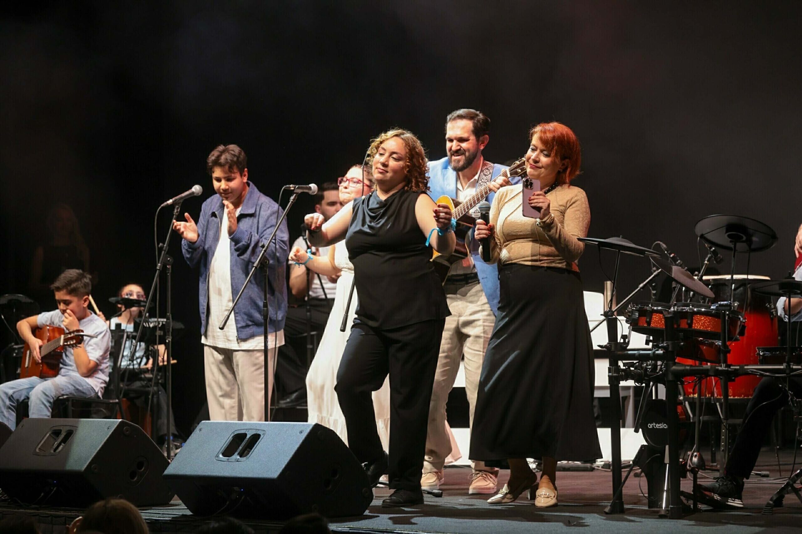 İzmir'de Sıradışı Çocuklar Orkestrası'ndan Unutulmaz Konser