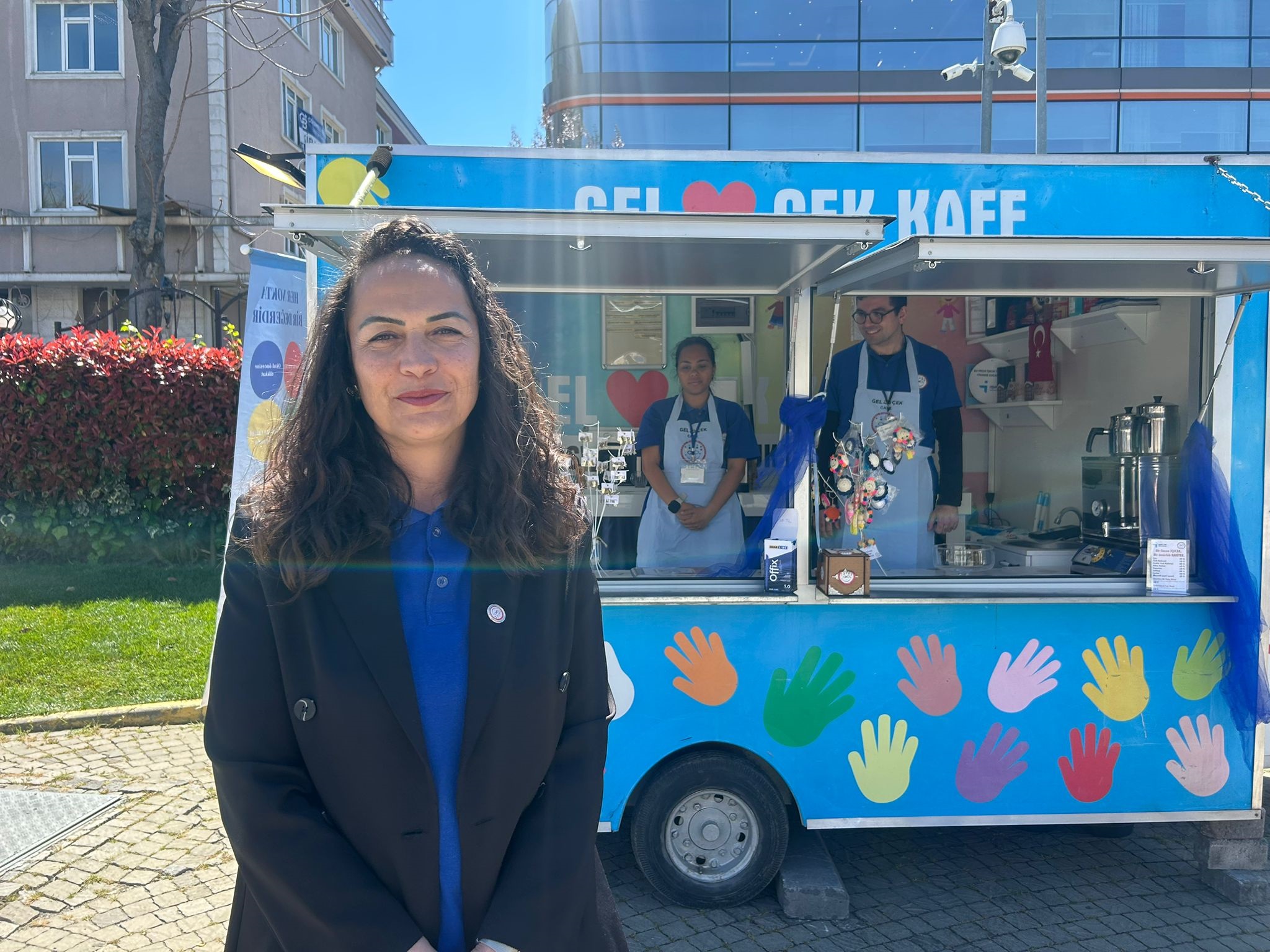 ‘Gel Çek Kafe’ Projesi ile Otizmli Bireyler Öğrencilerle Buluşuyor