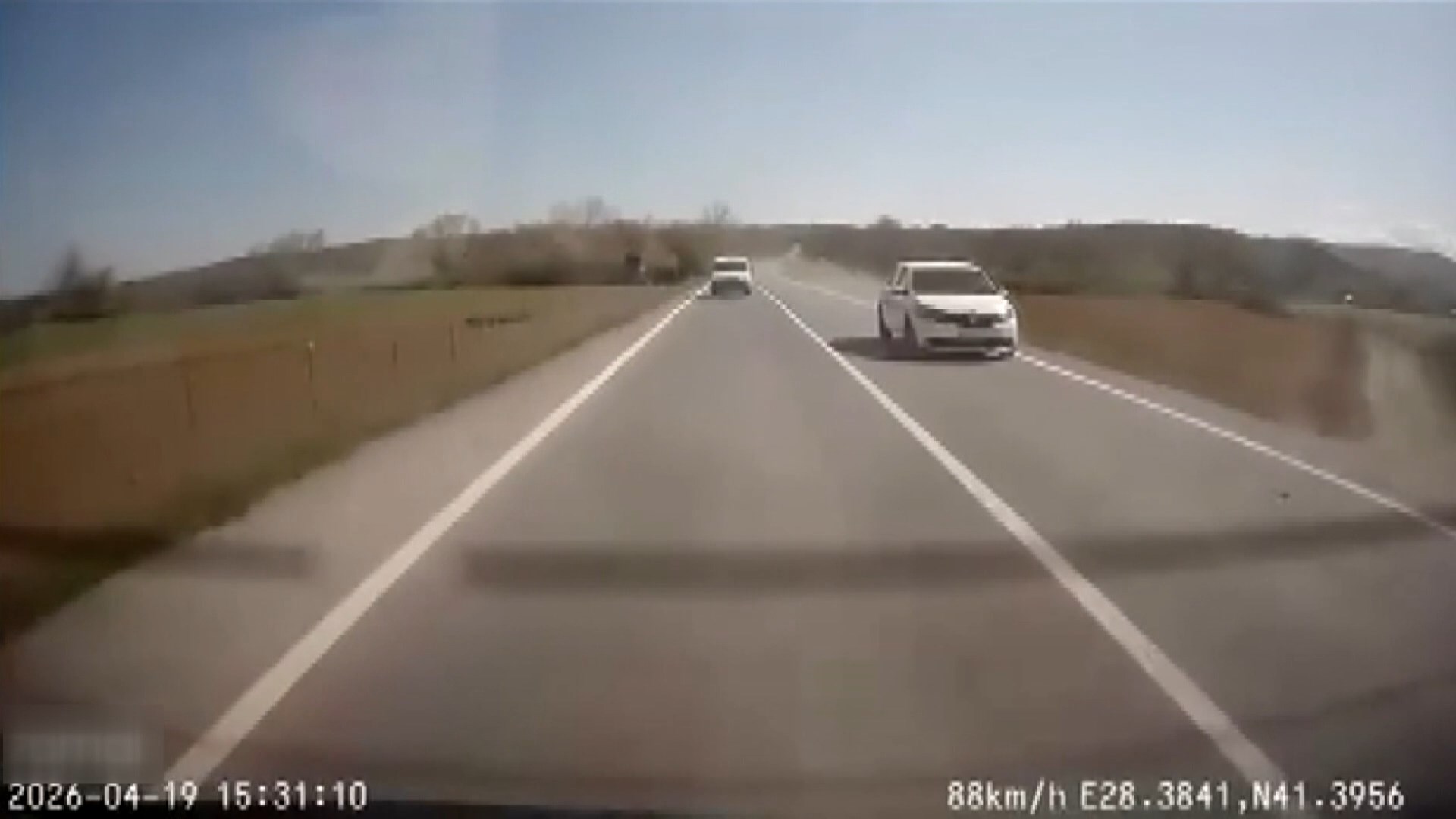 Çatalca'da Hatalı Sollama Sonrası Kaza: 2 Yaralı