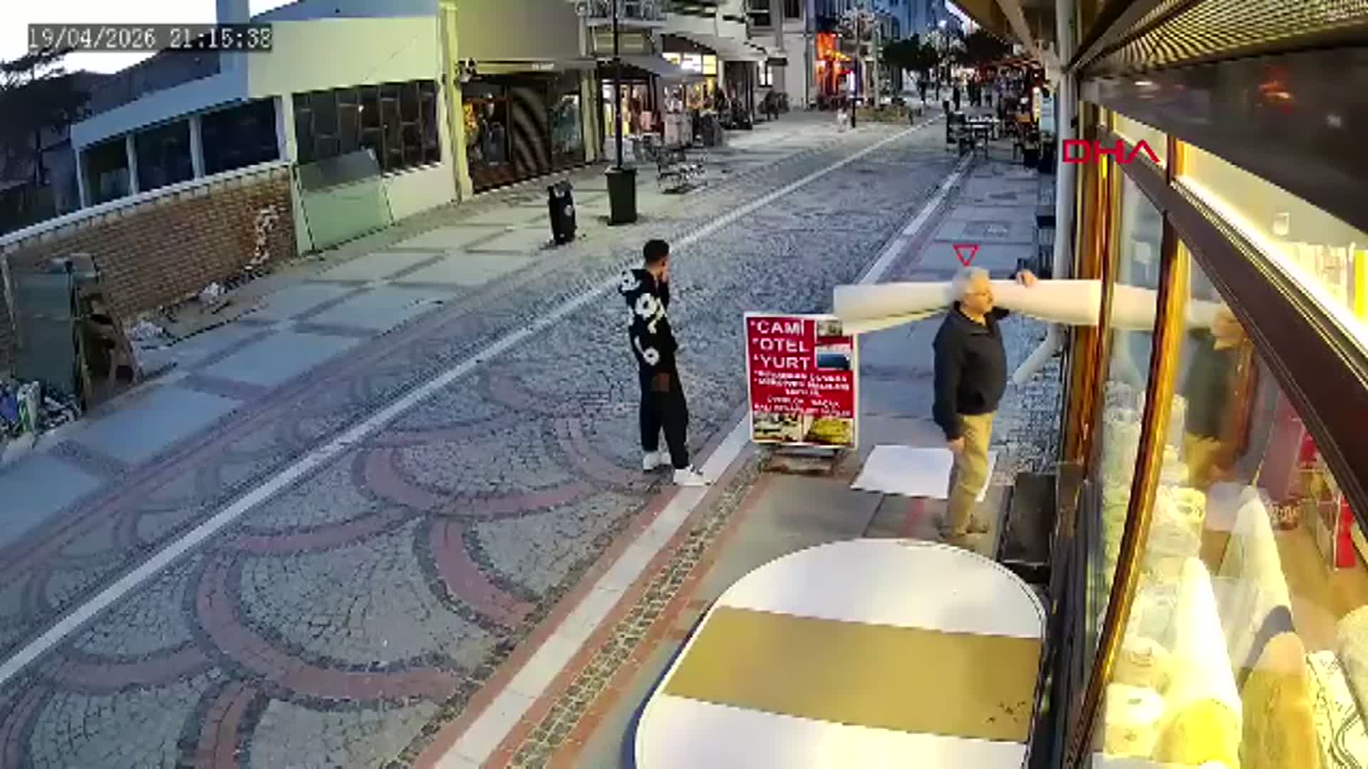 Edirne'de Sokak Köpeği Saldırısı: Yaralanma Anı Kamerada