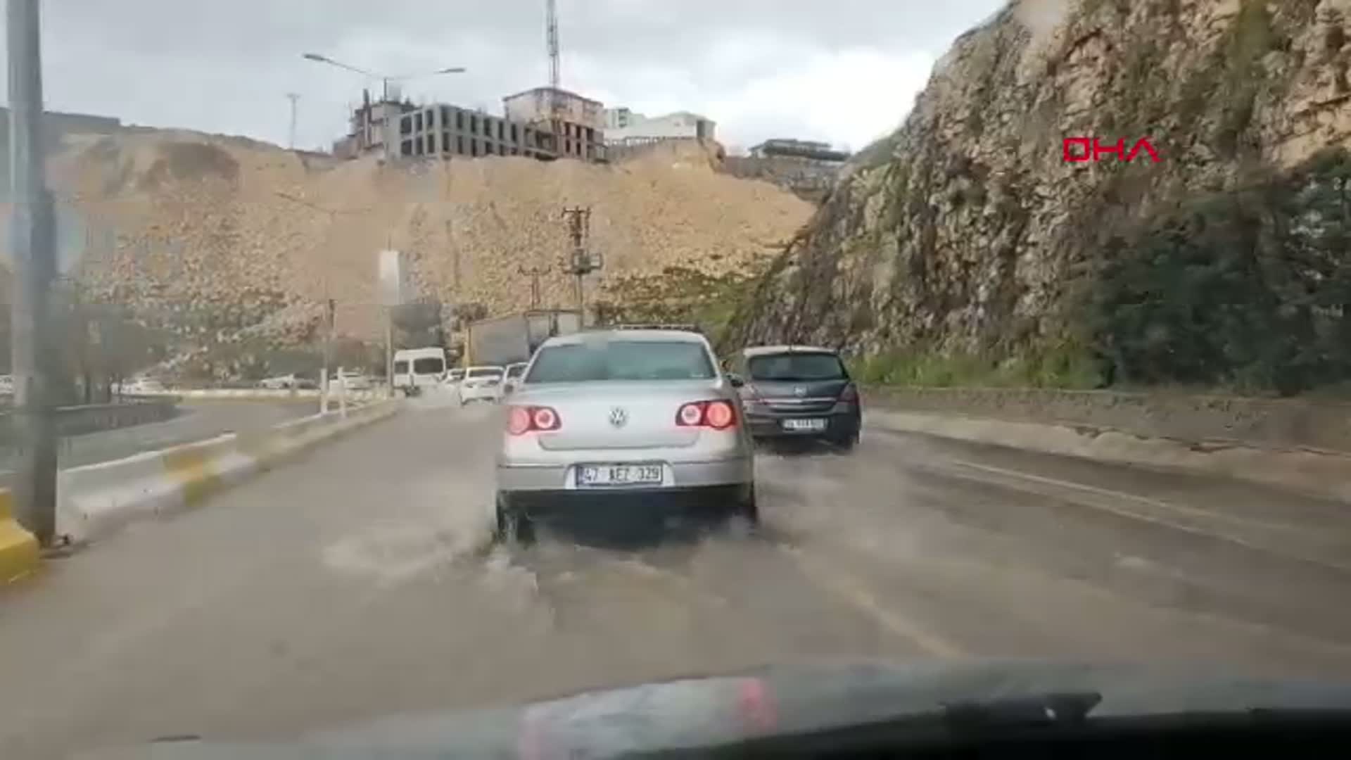 Mardin'de Sağanak Yağış Hayatı Olumsuz Etkiledi