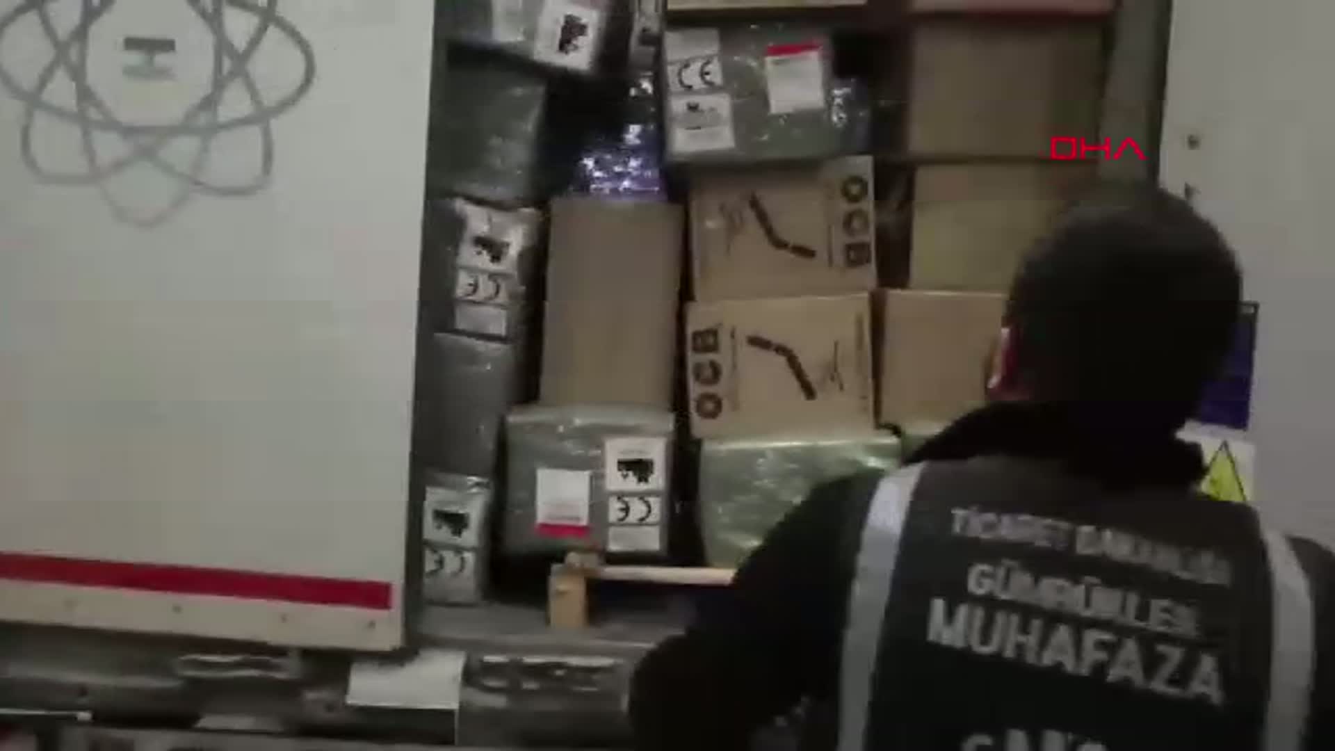 Kapıkule Sınır Kapısı'nda 10 Bin 400 Elektronik Sigara ve Kaçak Eşya Ele Geçirildi