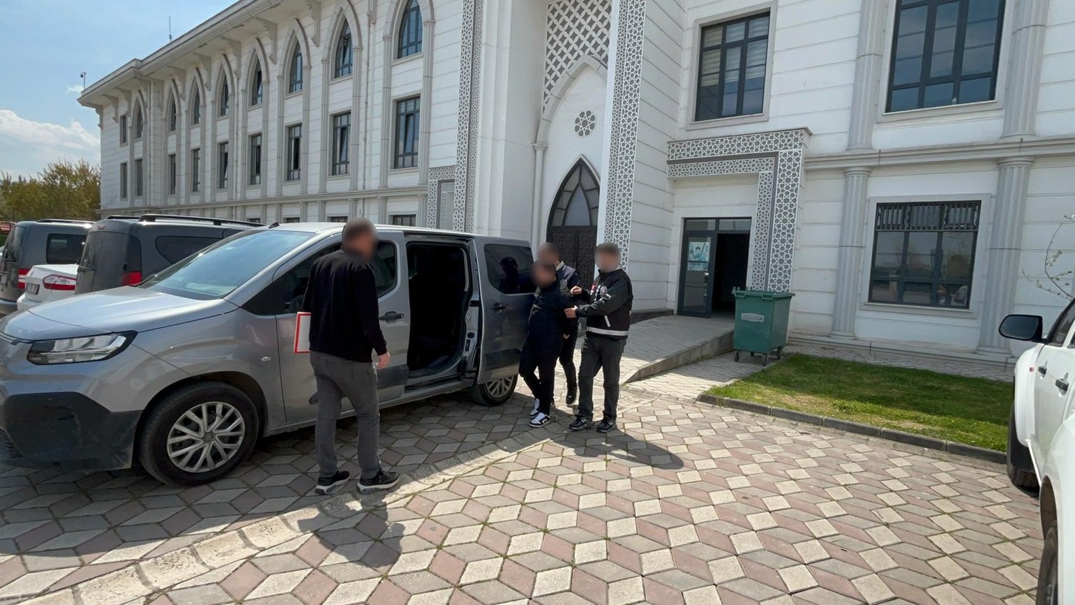 Hırsızlık Şüphelisi, Sahte Kimlikle Manisa'da Yakalandı