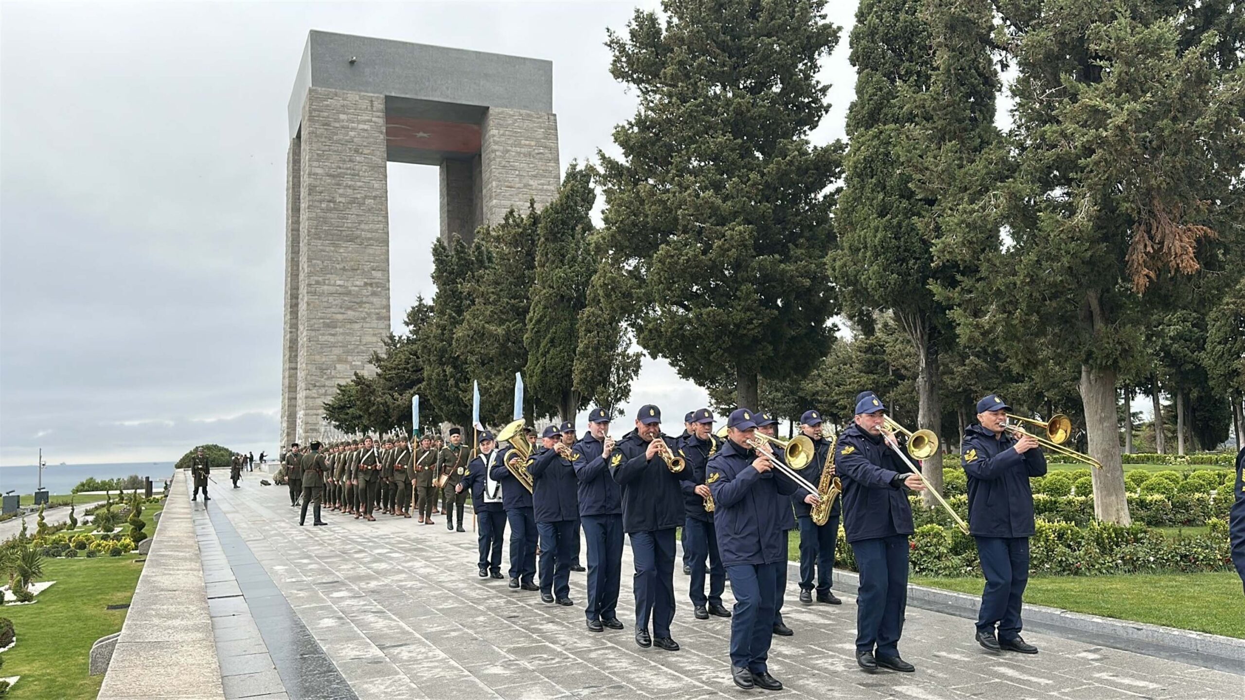 Çanakkale Kara Savaşları'nın 111. Yılına Hazırlık: Şehitler Abidesi'nde Görkemli Prova