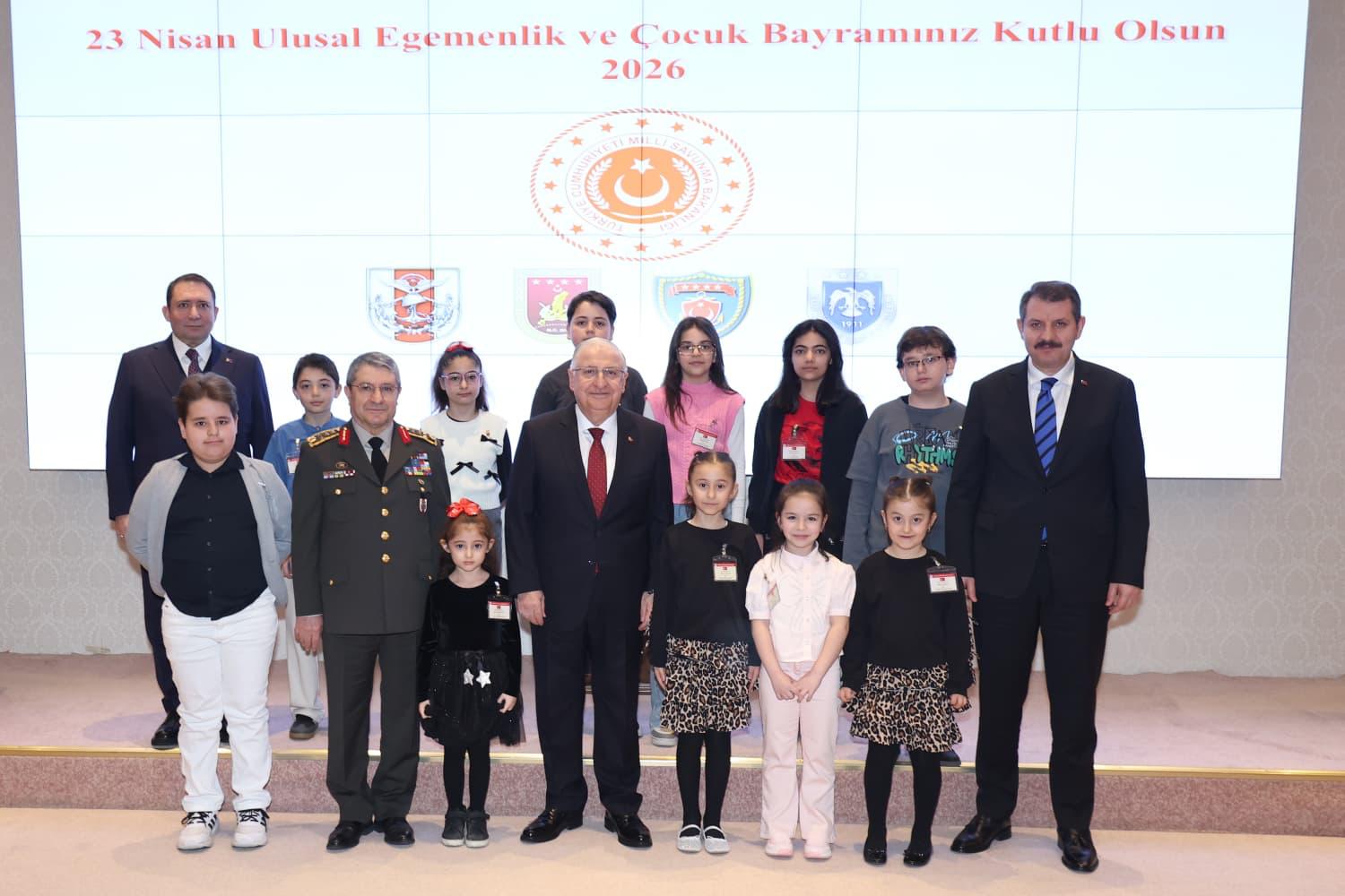 Bakan Güler'den Şehit ve Gazi Çocuklarına Bayram Ziyareti