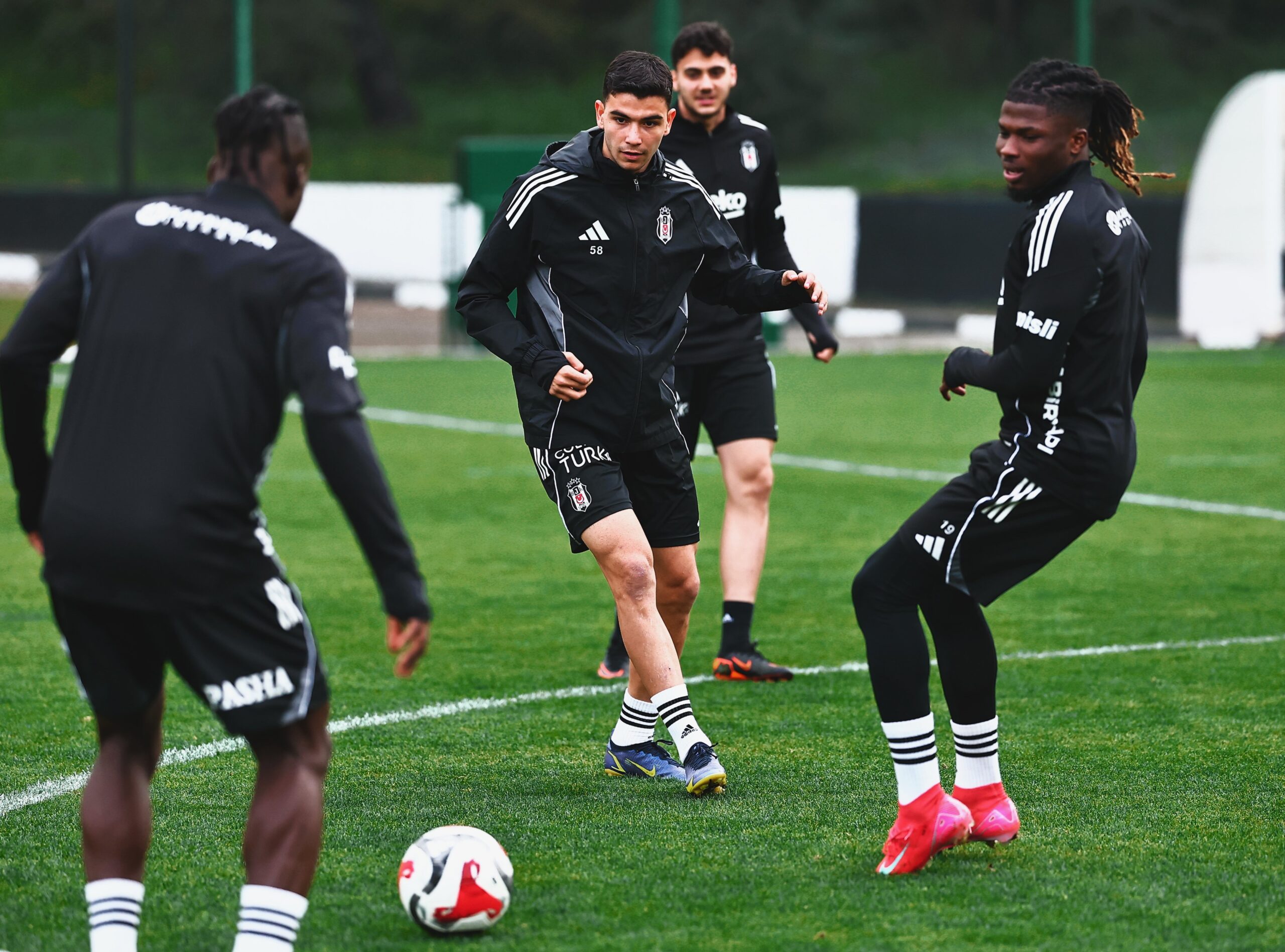 Beşiktaş'tan Kupa Mesaisi: Alanyaspor Maçına Tam Kadro Hazırlık
