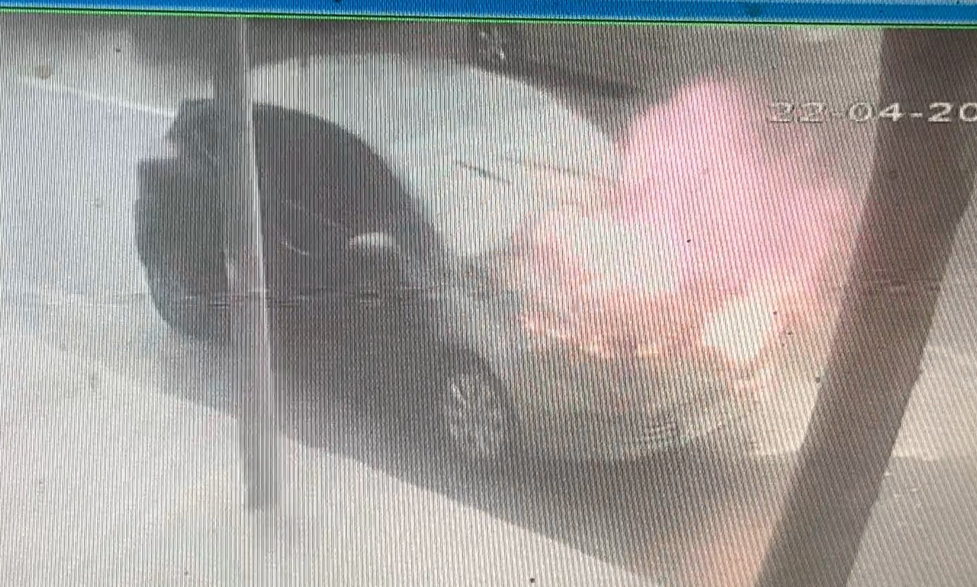 Avcılar'da Seyir Halindeki Otomobil Alevlere Teslim Oldu: Su Tankeriyle Söndürüldü