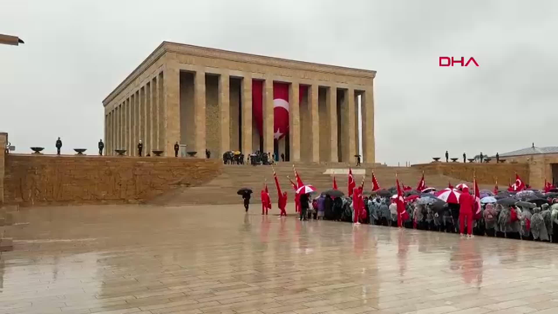 Bakan Tekin, 23 Nisan'da Öğrencilerle Anıtkabir'deydi: Atatürk'ün Huzurunda Geleceğe Söz Verdiler