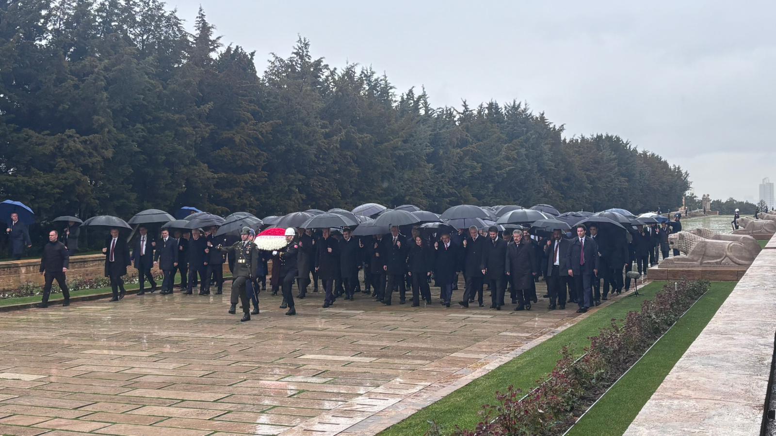 TBMM Başkanı Kurtulmuş ve Devlet Erkanı, 23 Nisan Coşkusuyla Anıtkabir'deydi