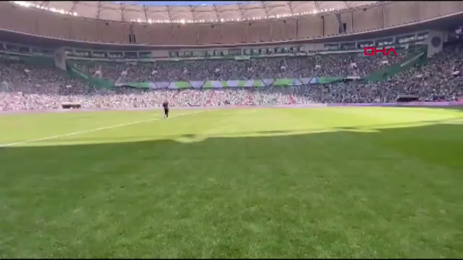 Bursaspor'dan Rekor Taraftar İlgisi: Süper Lig Şampiyonlarını Bile Geride Bıraktı!