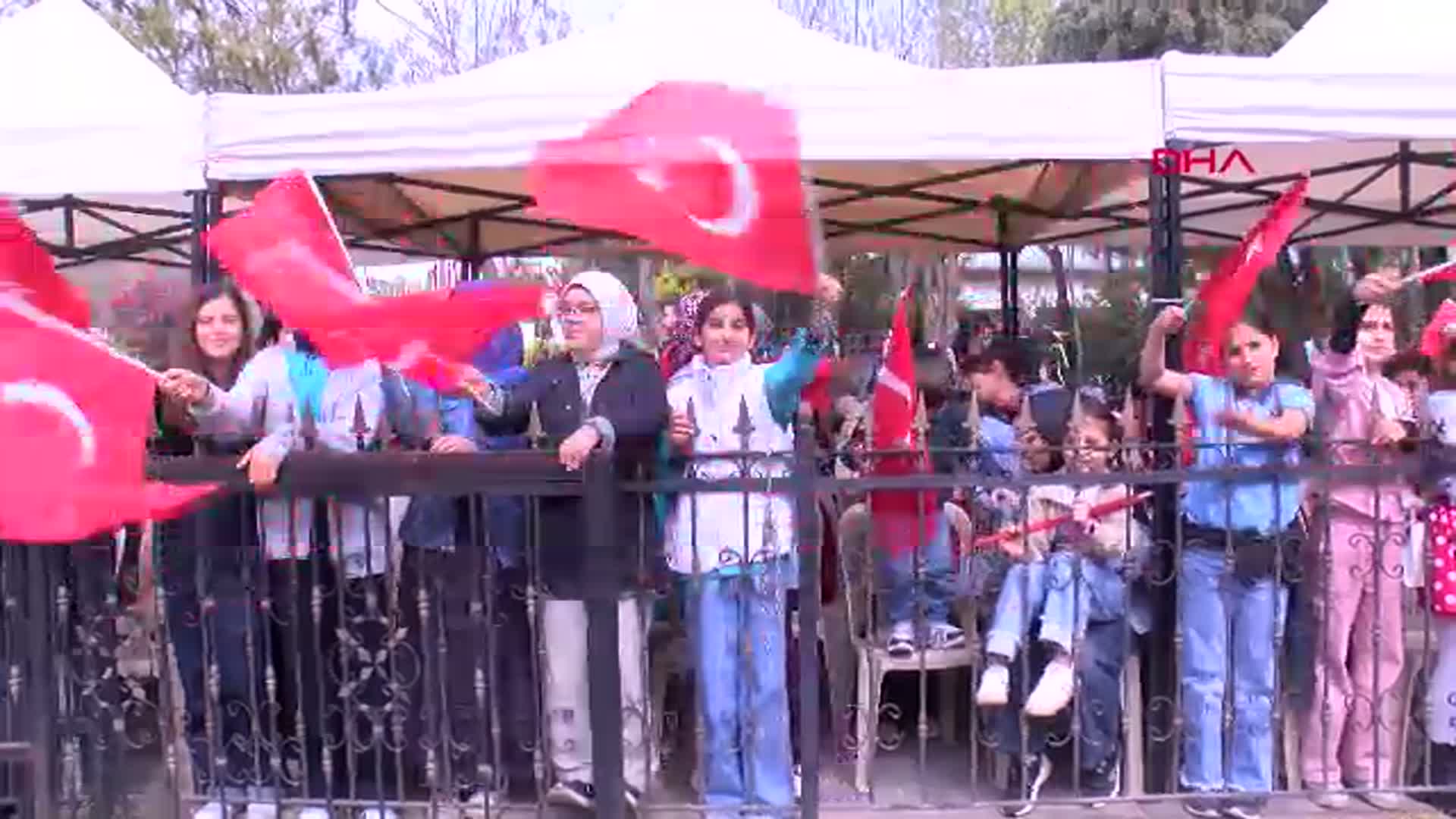 Diyarbakır'da 23 Nisan Coşkusu: Çocuklar ve Halk Bayramı Kutladı