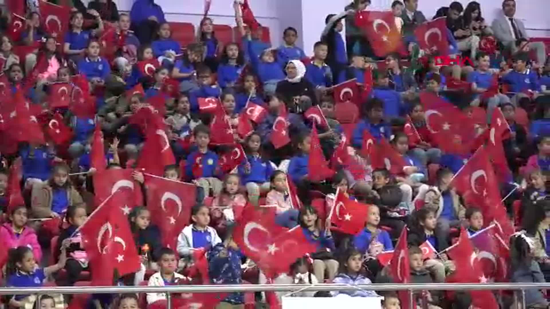 Burdur'da 23 Nisan Coşkusu: Geleceğimizin Teminatı Çocuklar Sahnedeydi