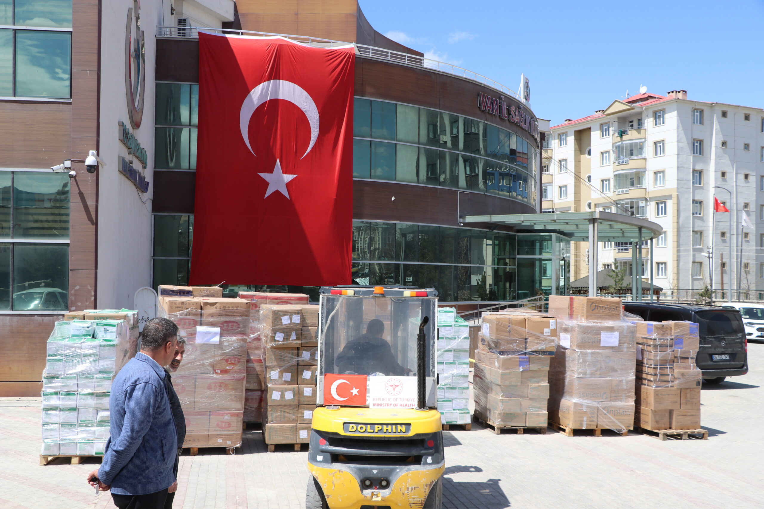 Türkiye'den İran'a Tıbbi Yardım Eli: 6 TIR Daha Yola Çıktı