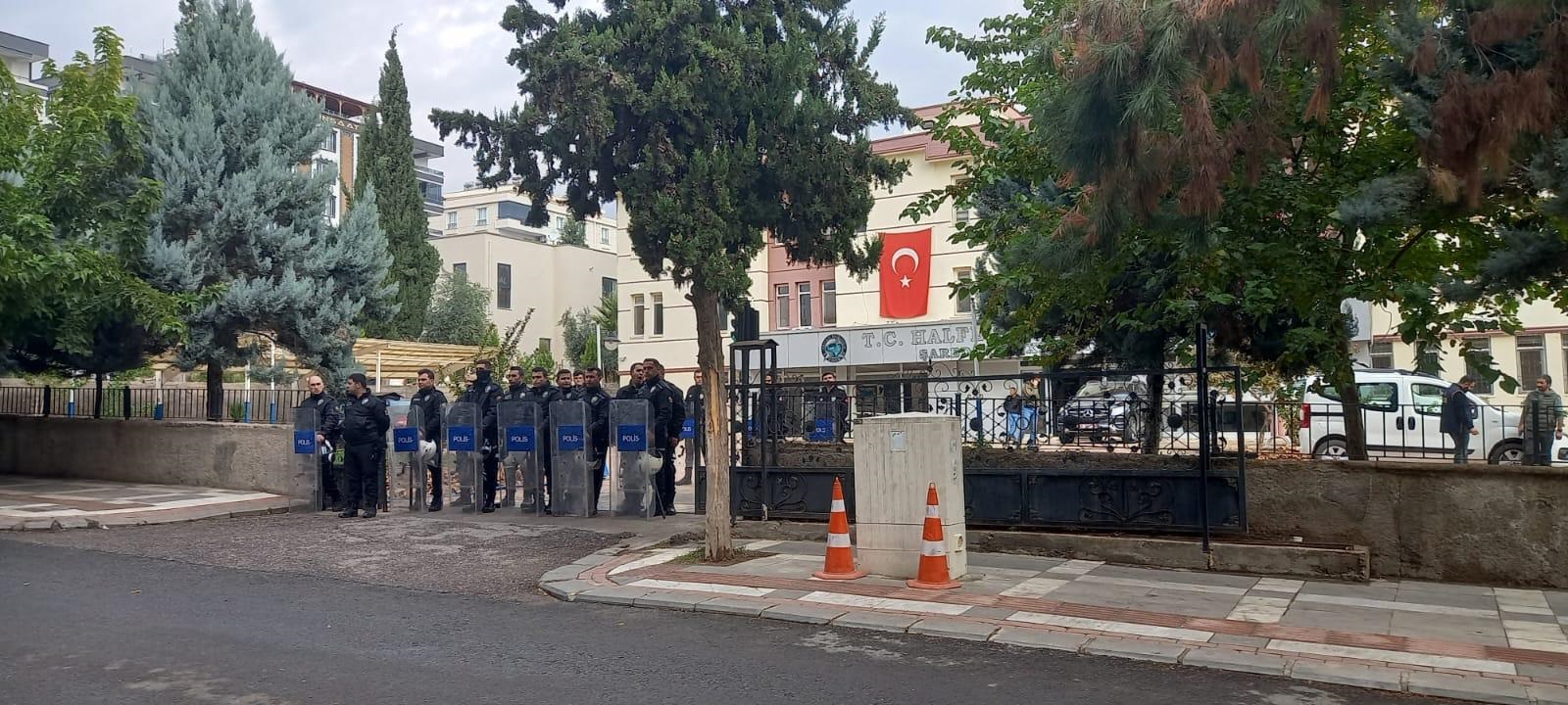 Halfeti Belediyesi'nde Büyük Yolsuzluk Operasyonu: Eski Başkan Dahil 49 Kişi Gözaltında