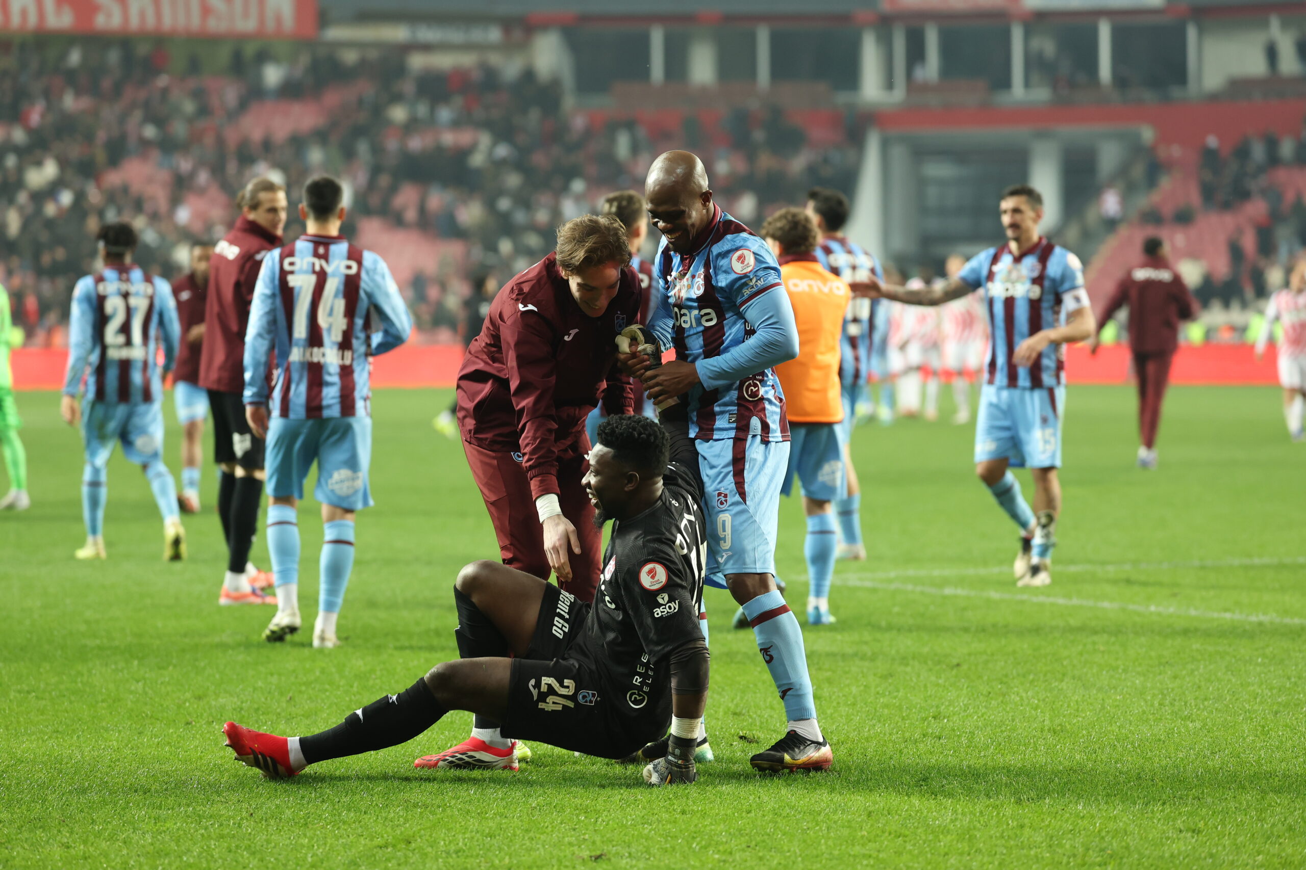 Trabzonspor'un Yarı Final Bileti: Kaleci Onana Resitaliyle Samsunspor'u Eledi