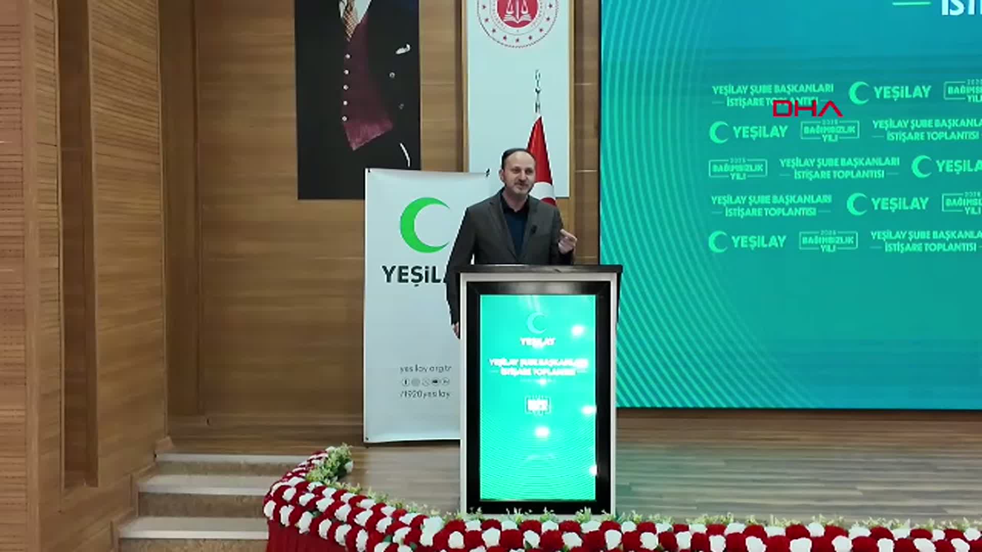 Yeşilay'dan Rize Valisi Baydaş'a Tarihi Madalya: Bağımlılıkla Mücadelede Üstün Hizmet