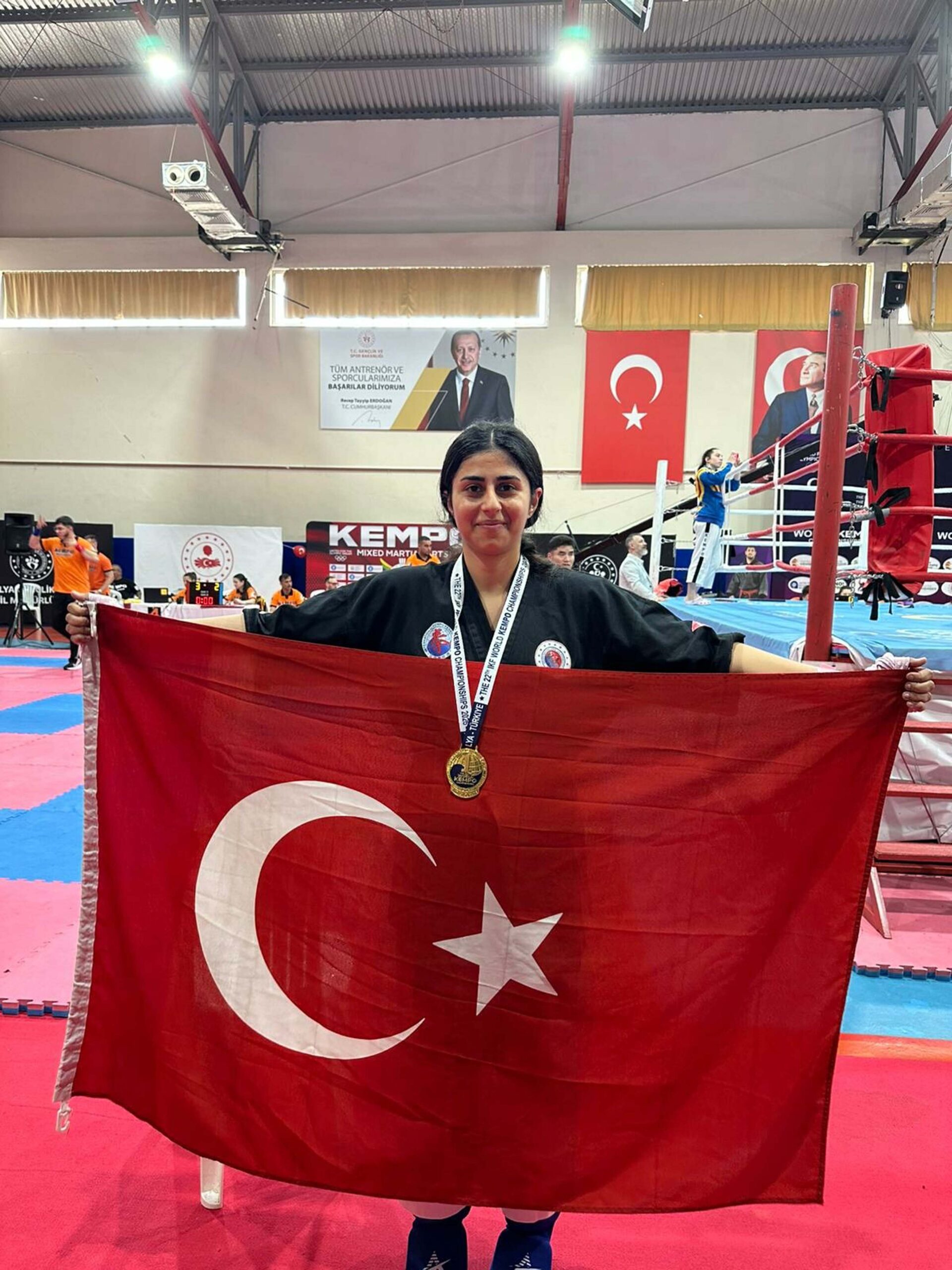 Bodrumlu Sahra Çifçi, Dünya Kempo Şampiyonası'nda Altın Madalyayı Kaptı!
